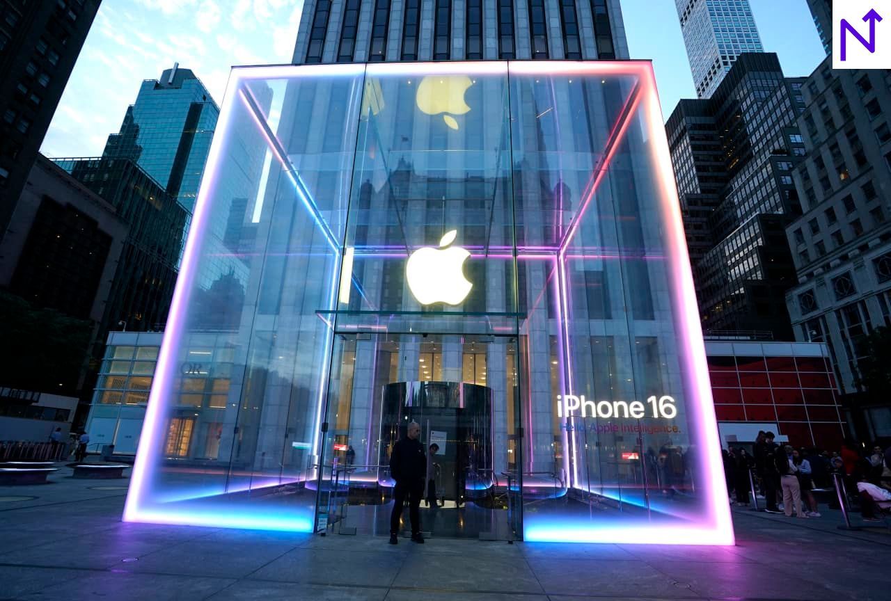 Apple Stock Surge Signals Merry Christmas for Investors