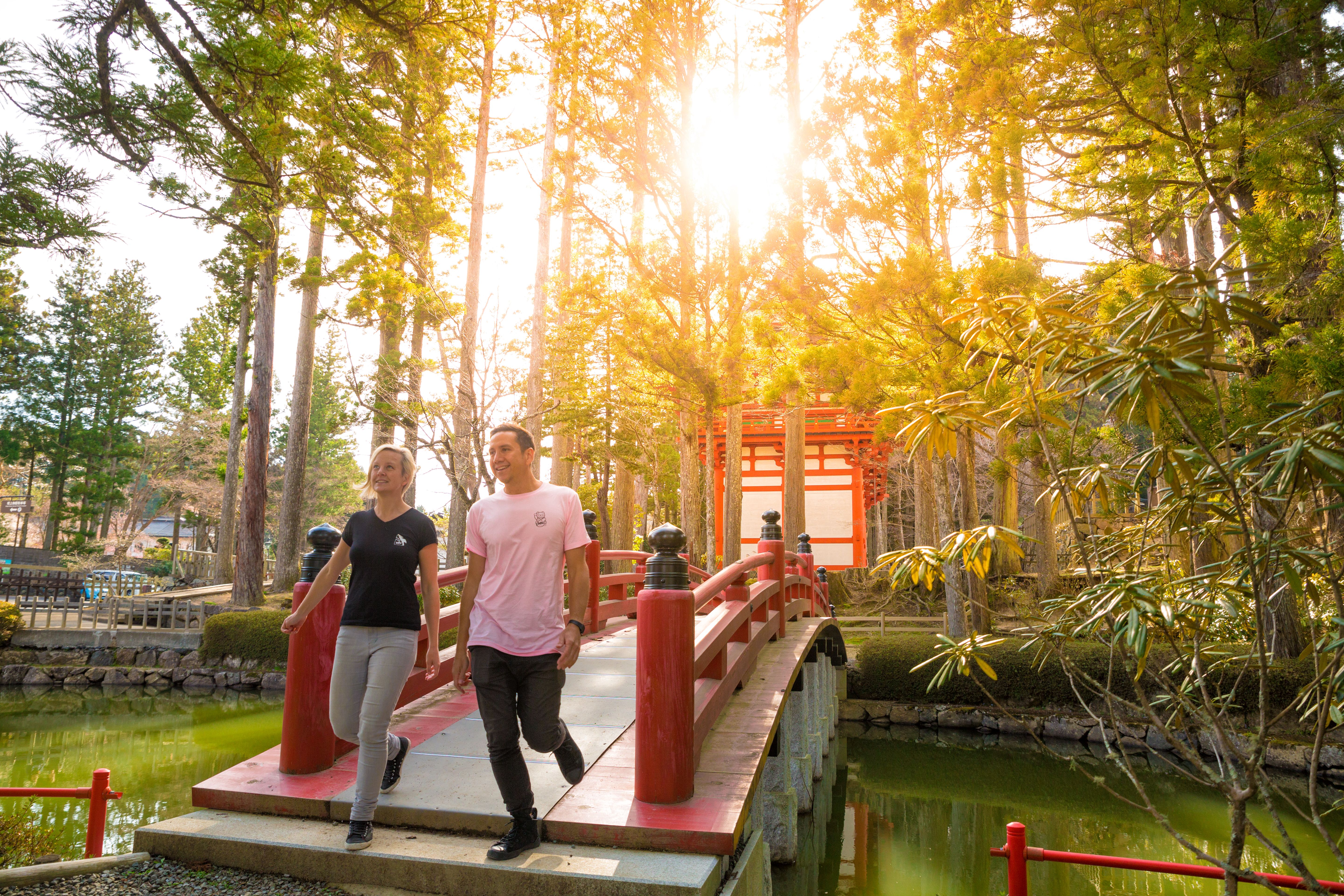 INTRO Travel Japan Adventure Koyasan