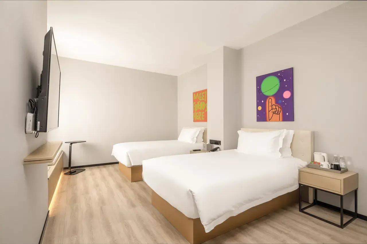 INTRO Travel China Highlights Shanghai accommodation