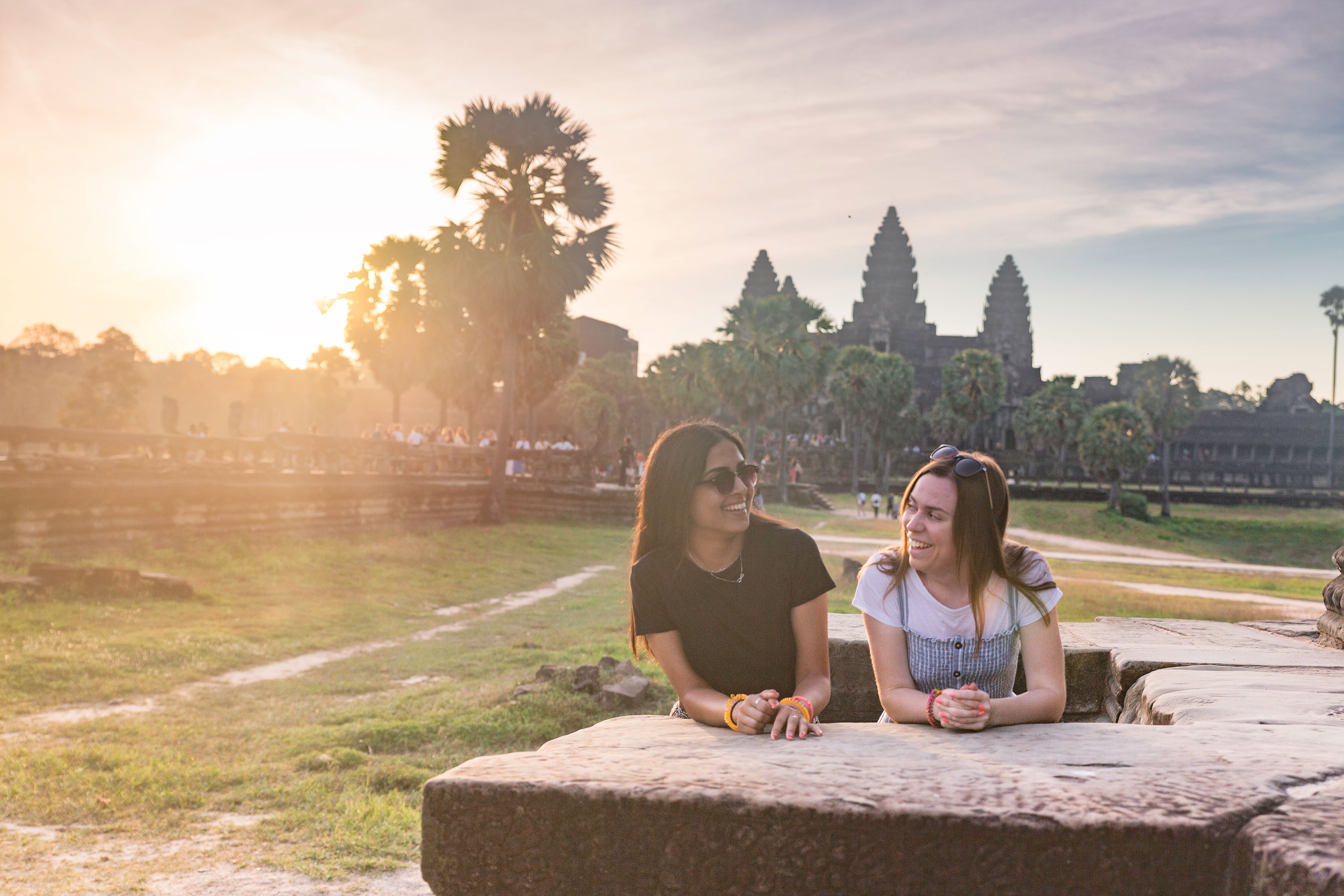 Angkor Wat girls
