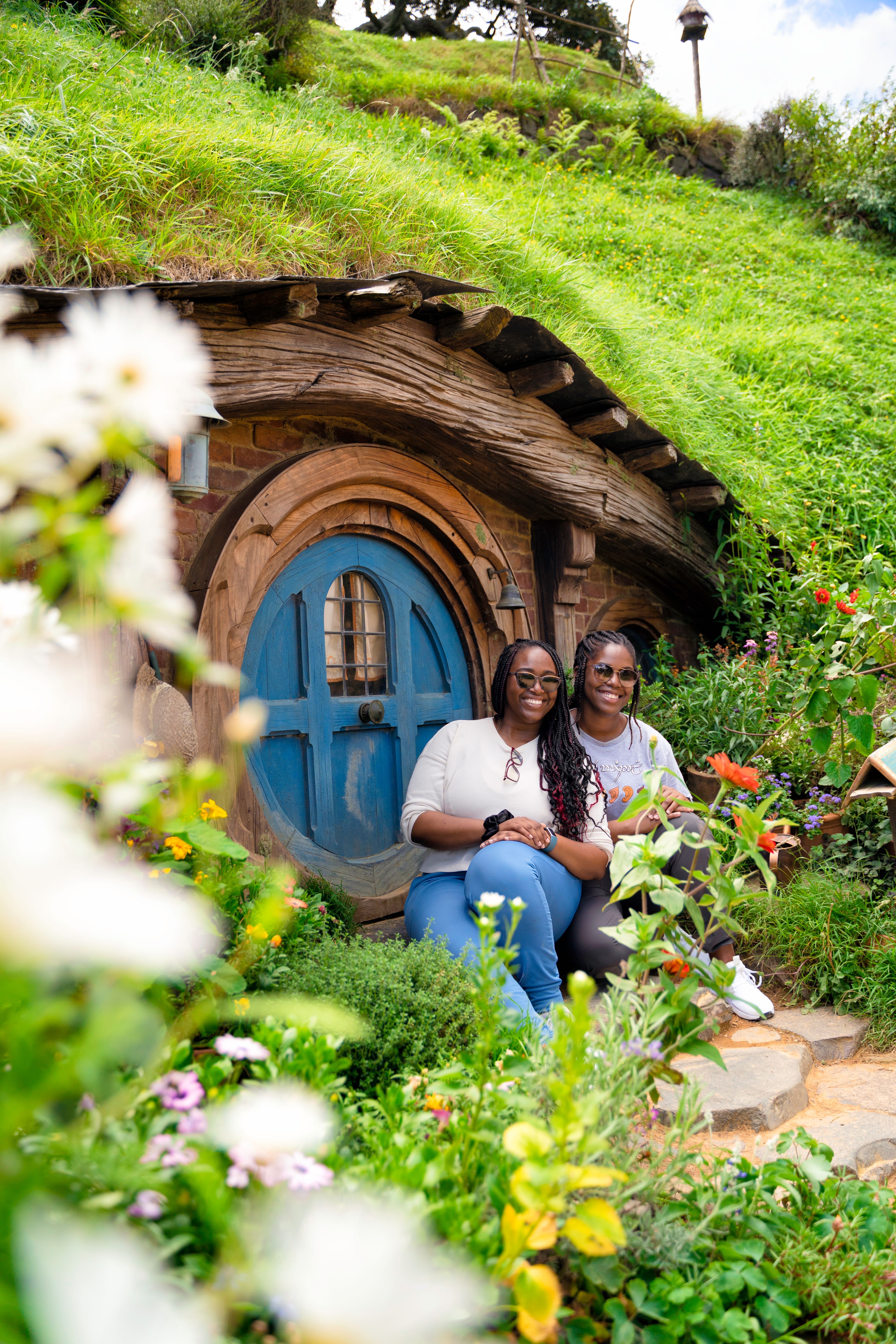 NZ hobbiton girls