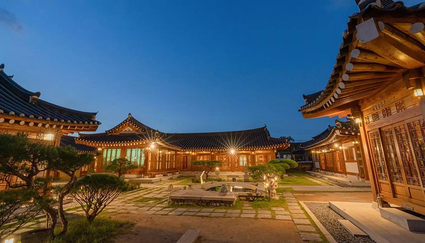 INTRO Travel South Korea Adventure Gyeongju Hanok village