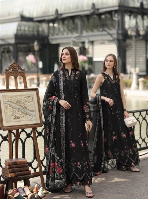 D5 - Cross stitch Black