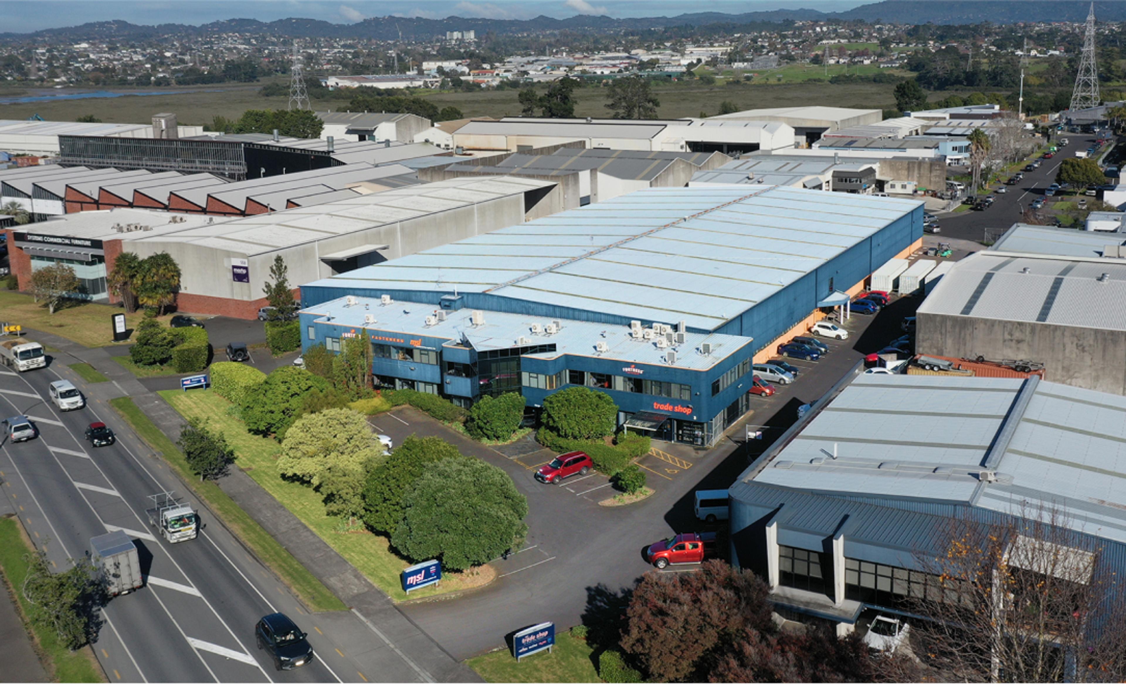 Rosebank Road is a tightly held, high-performing industrial locality close to the Auckland CBD and has excellent motorway connectivity to Auckland Airport.