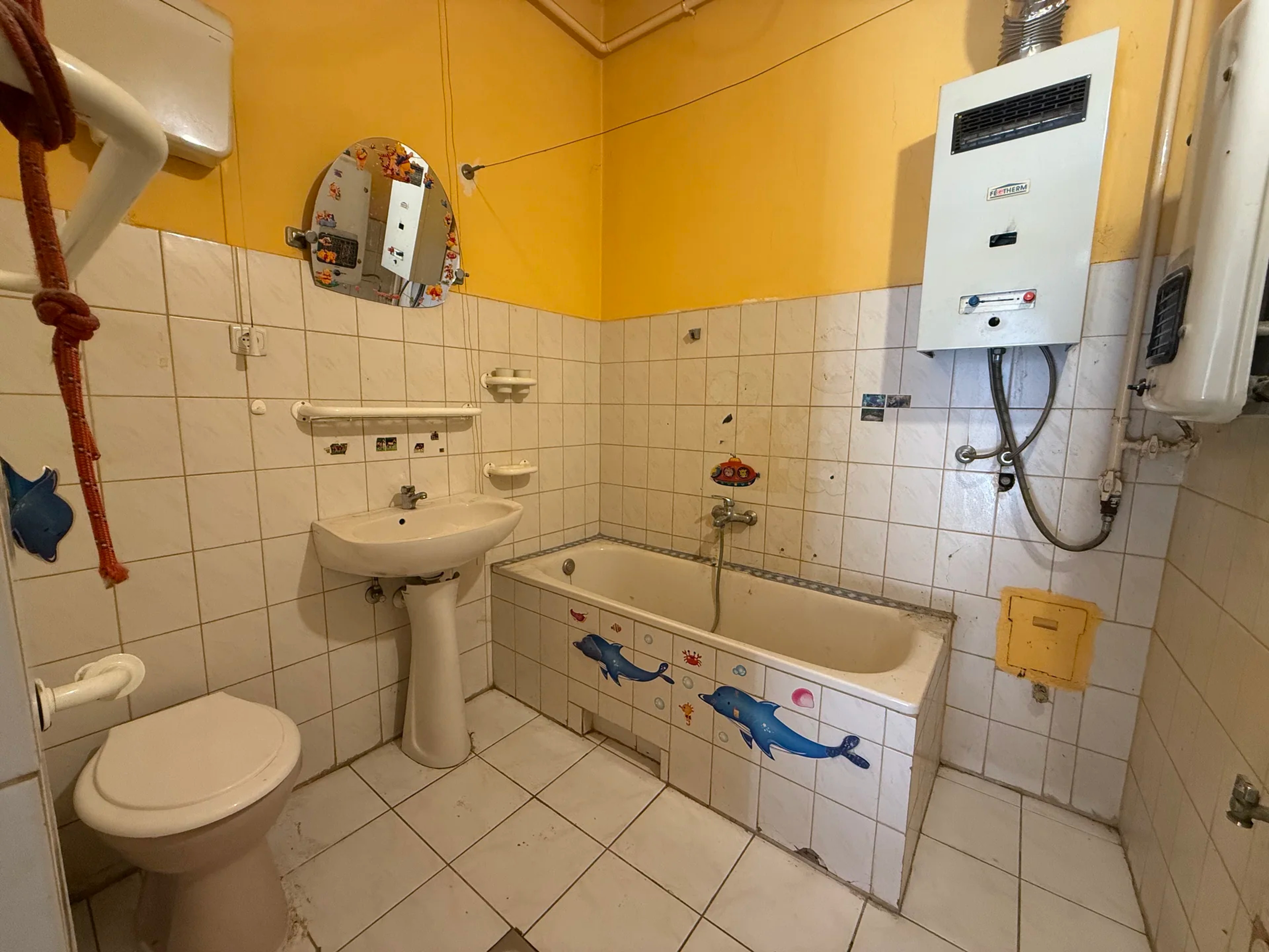 Józsefváros - Magdolnanegyed, Lakás – fürdőszoba káddal WC