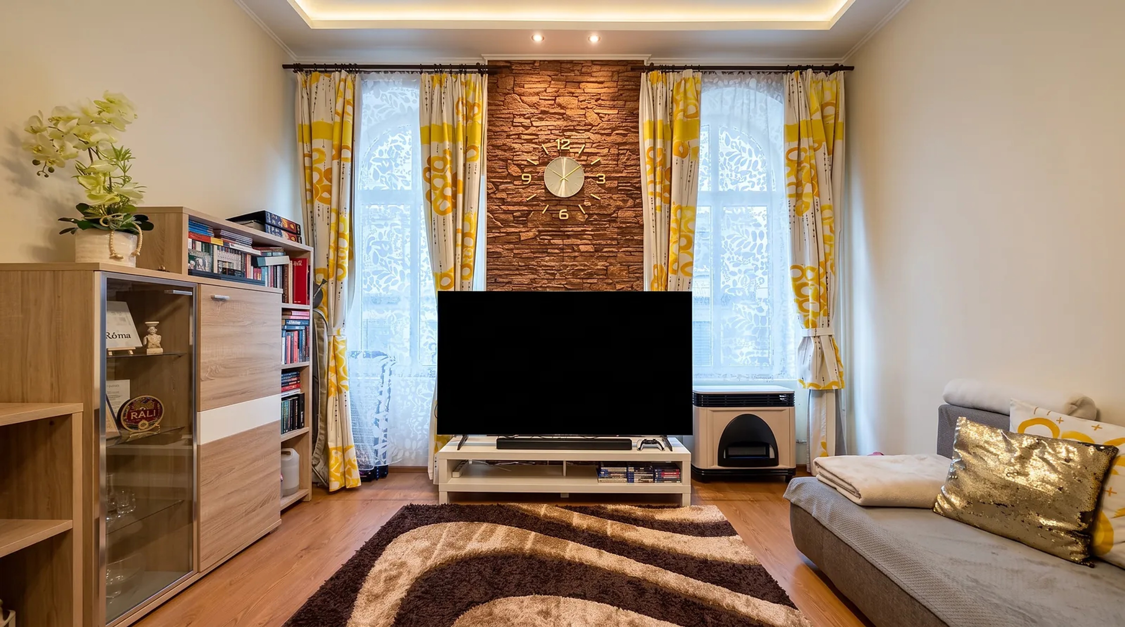 Rózsa utca, Lakás – nappali tv fallal