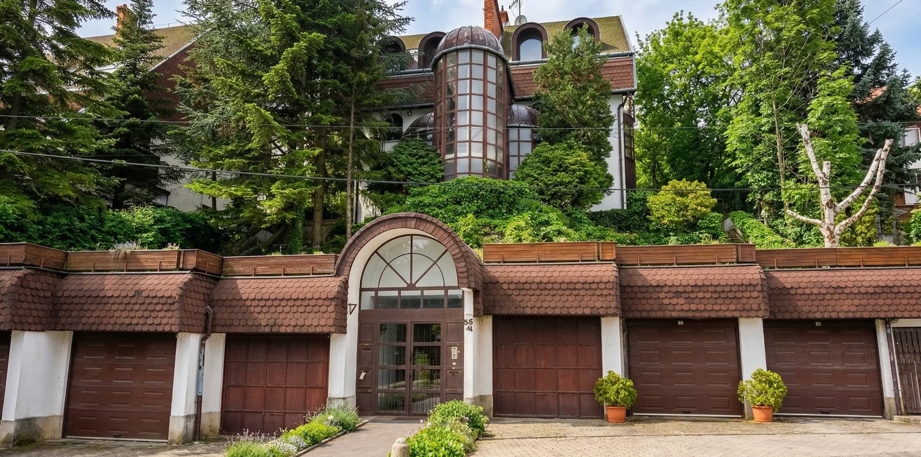 kutvolgyiut-lakas