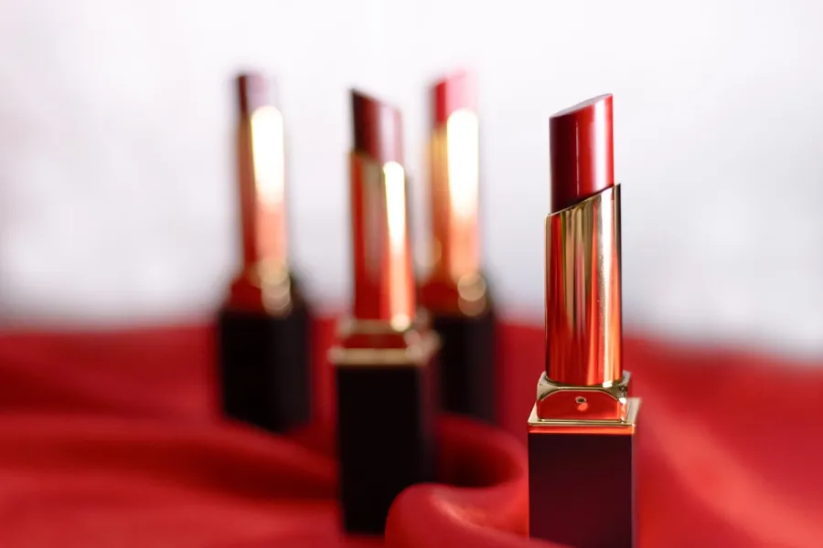 The Timeless Elegance of MAC Lipstick Velvet Teddy
