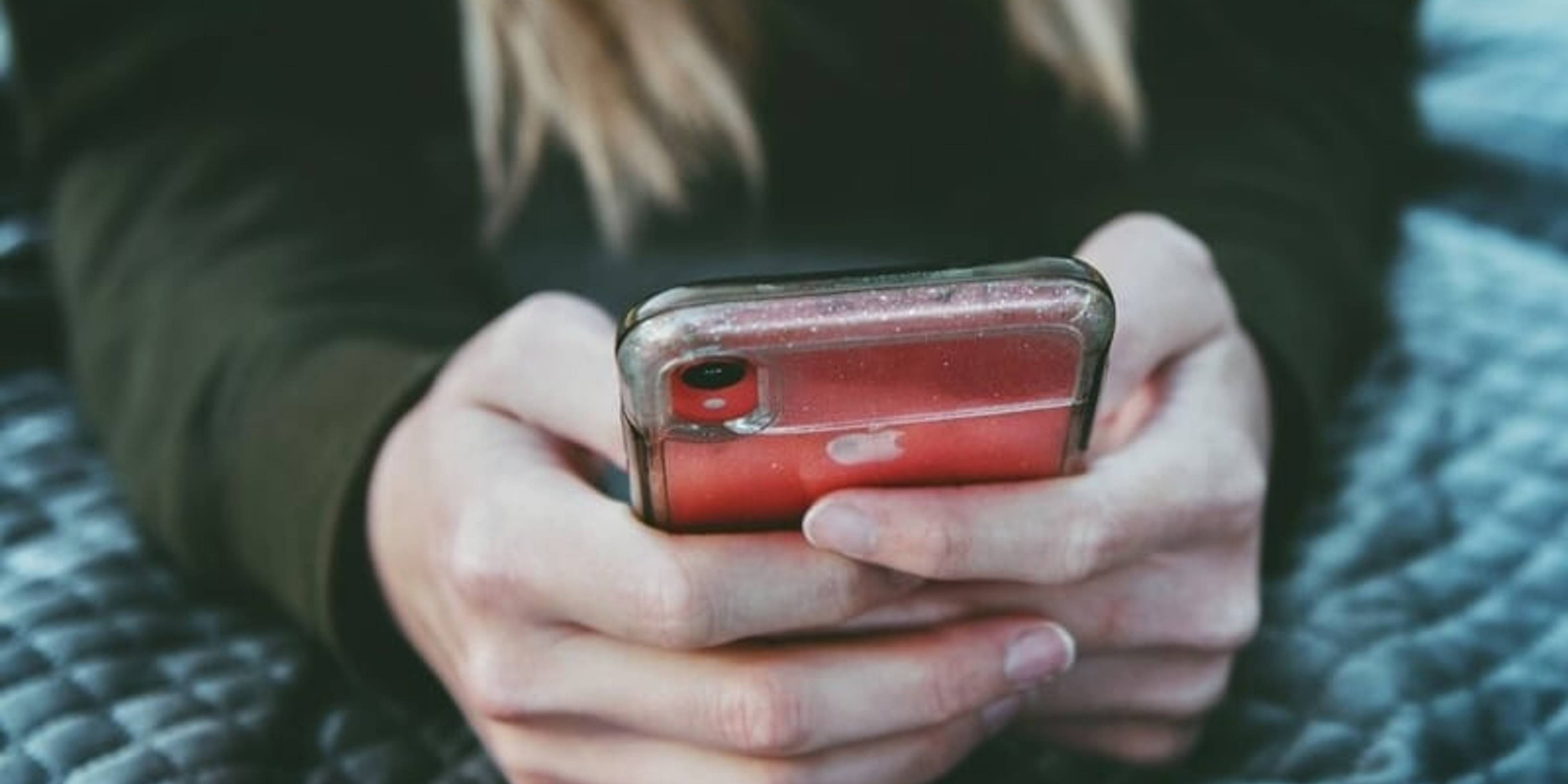 Ten Evidence-Based Tips for Parents on #SaferInternetDay