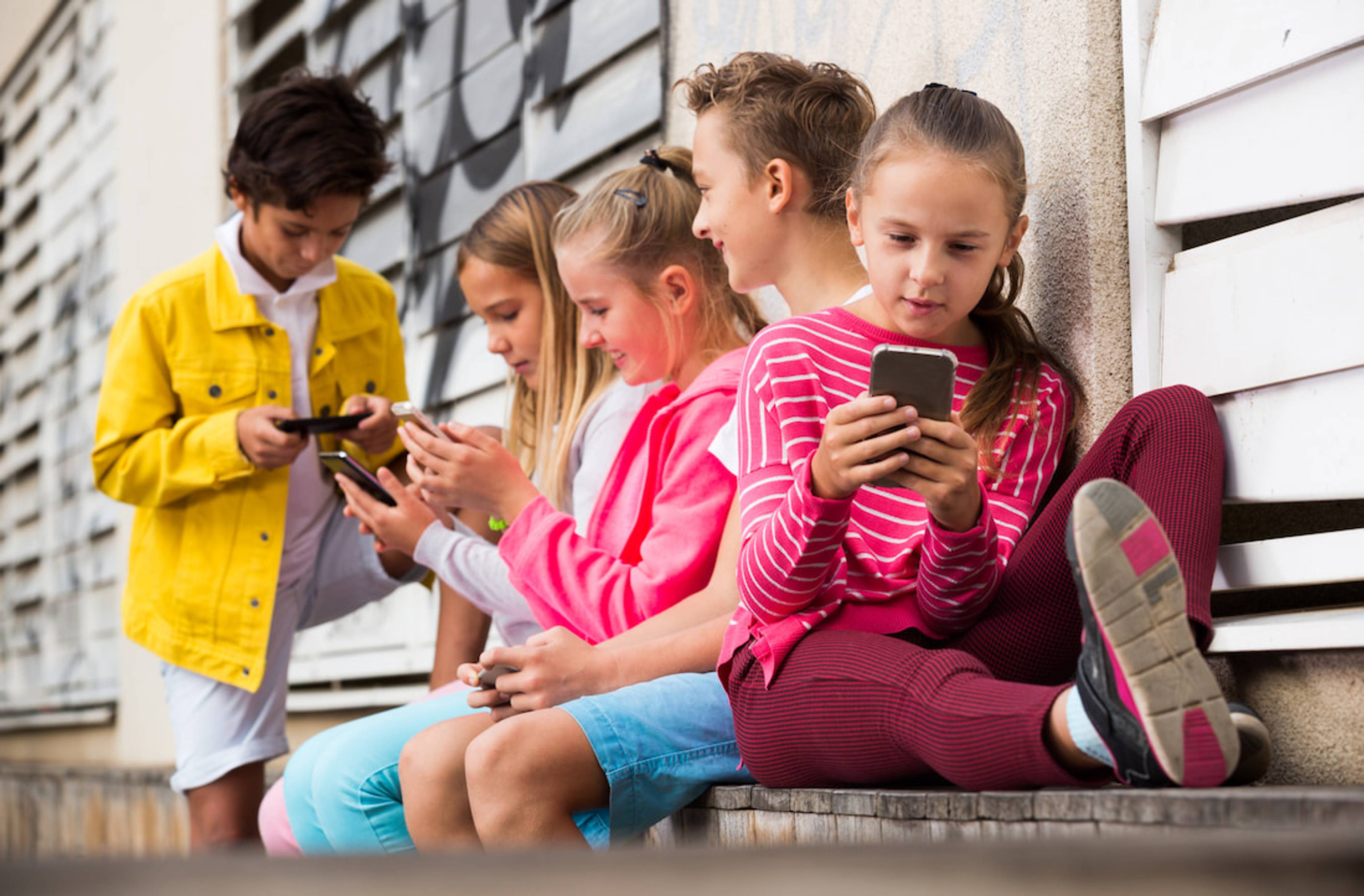 Buying Your Child a Phone: Things for Parents to Consider
