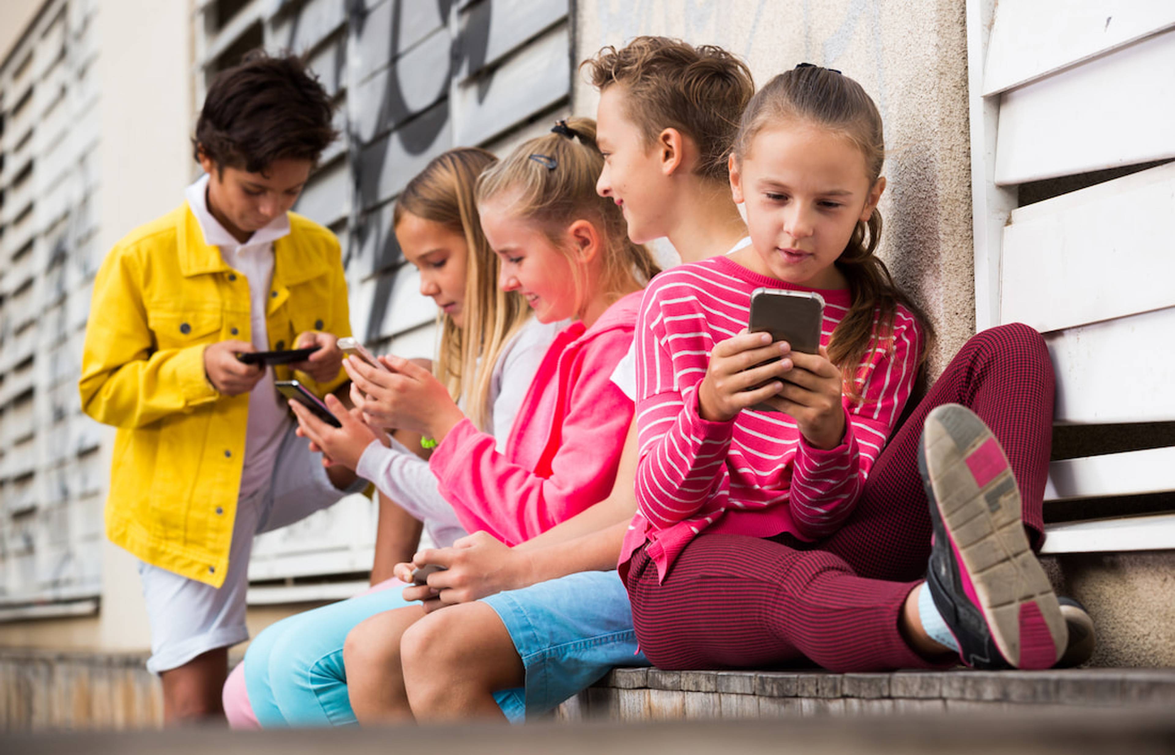 Buying Your Child a Phone: Things for Parents to Consider