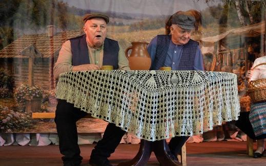 Margionyse teatras nesibaigia uždangai nusileidus: „Viskas kap duota iš gyvenimo ateina“