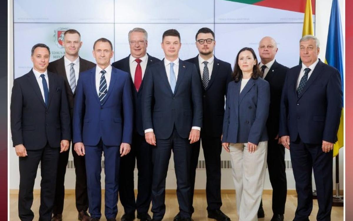 Vidaus reikalų ministras Martynas Katelynas ir jo komanda
