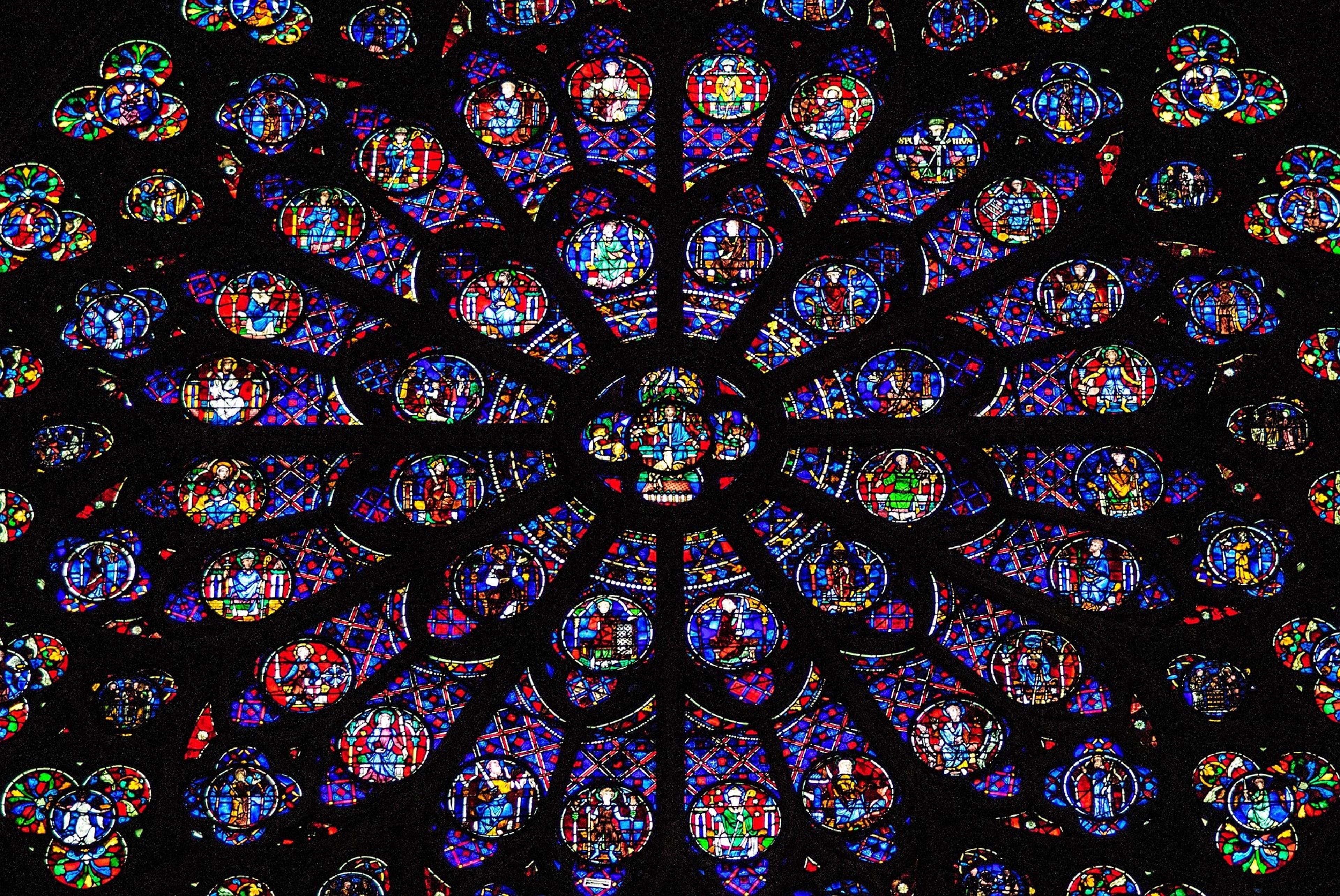 Notre Dame, Sainte-Chapelle & Conciergerie Outdoor Walking Tour thumbnail 4