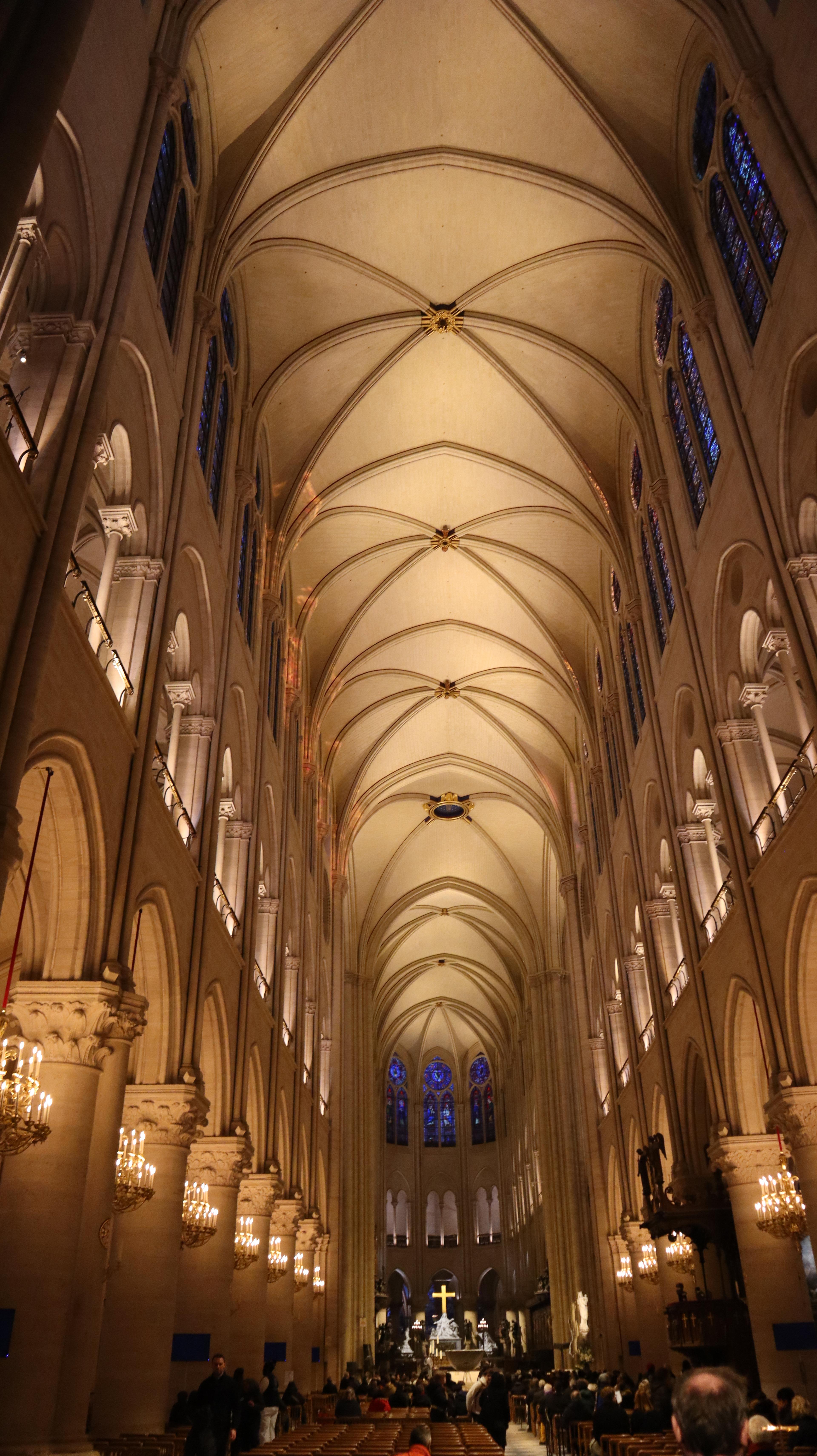 Private Notre Dame Paris Interior: Exclusive Licensed Tour thumbnail 3