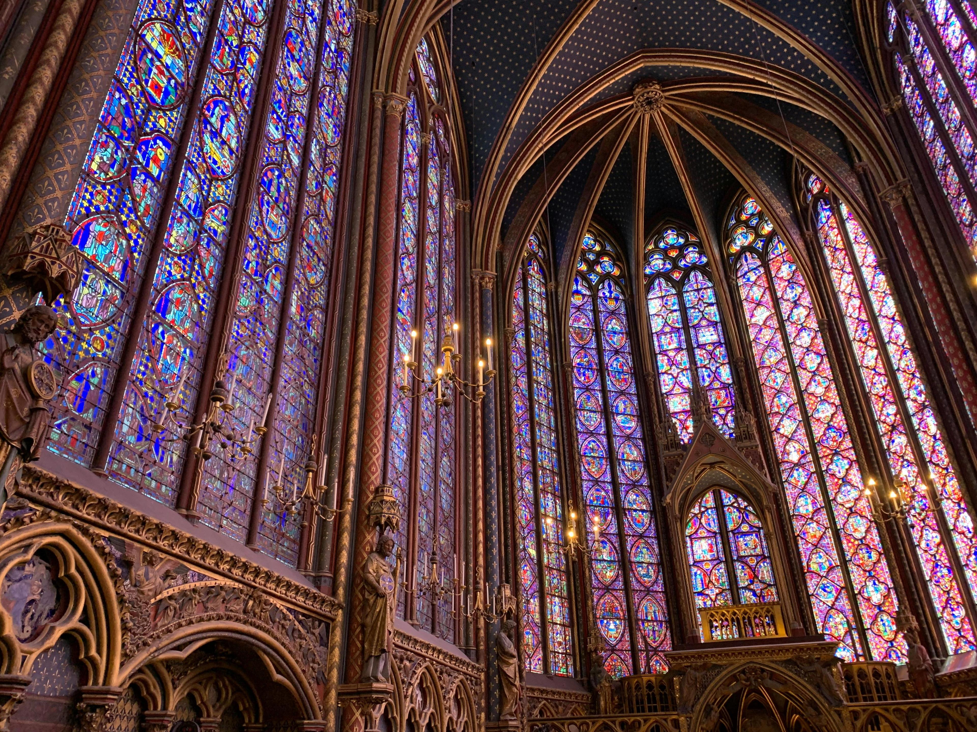 Private Notre-Dame walking Tour w/ Optional Sainte-Chapelle Entry thumbnail 2
