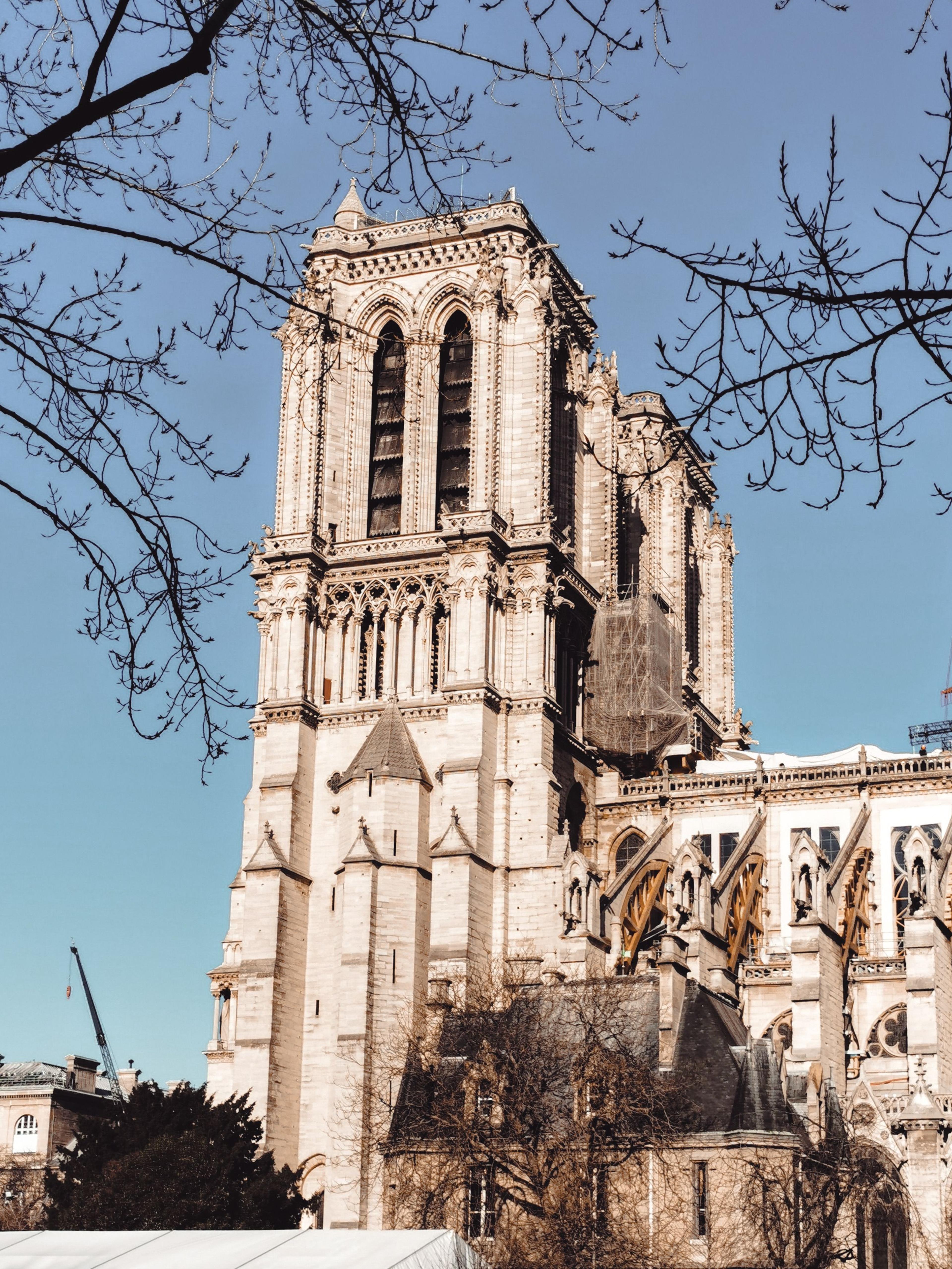 Notre Dame, Sainte-Chapelle & Conciergerie Outdoor Walking Tour thumbnail 4