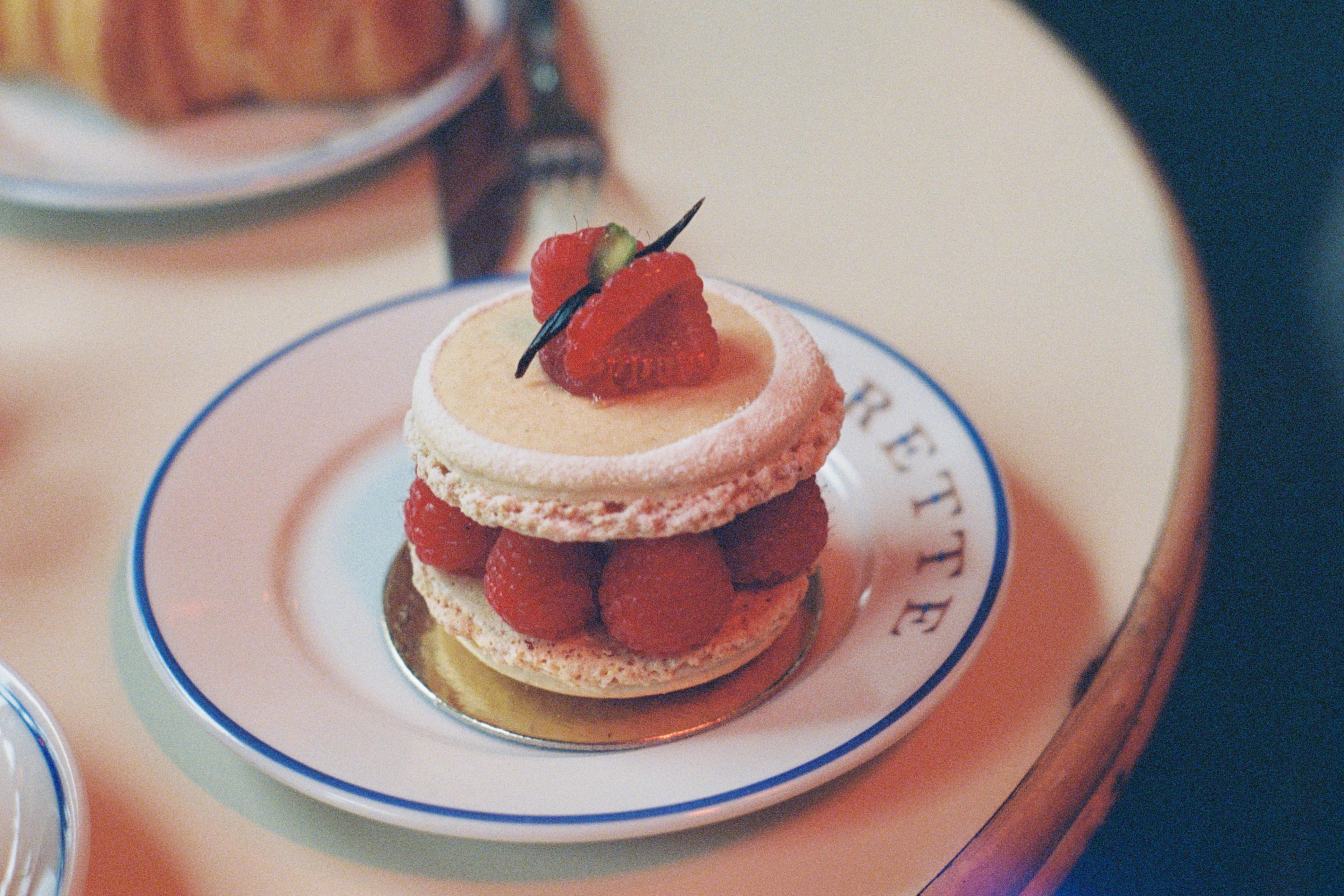 Le Marais Pastry Food Tour Paris: 6 Patisseries thumbnail 2