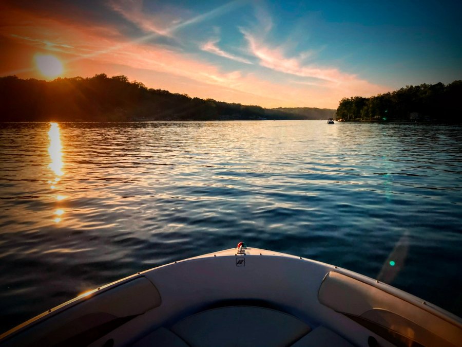 lake from speedboat
