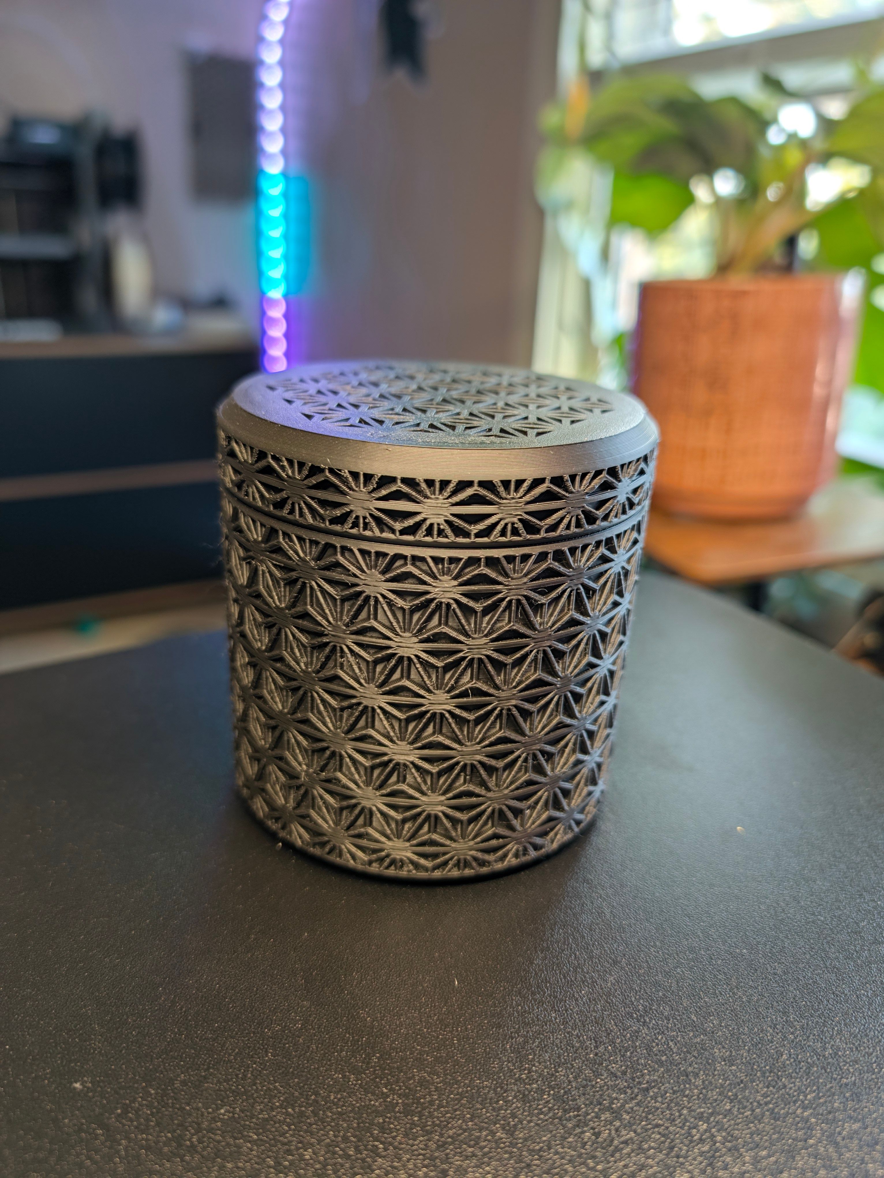 Black screw-top container, photo 1 of 2
