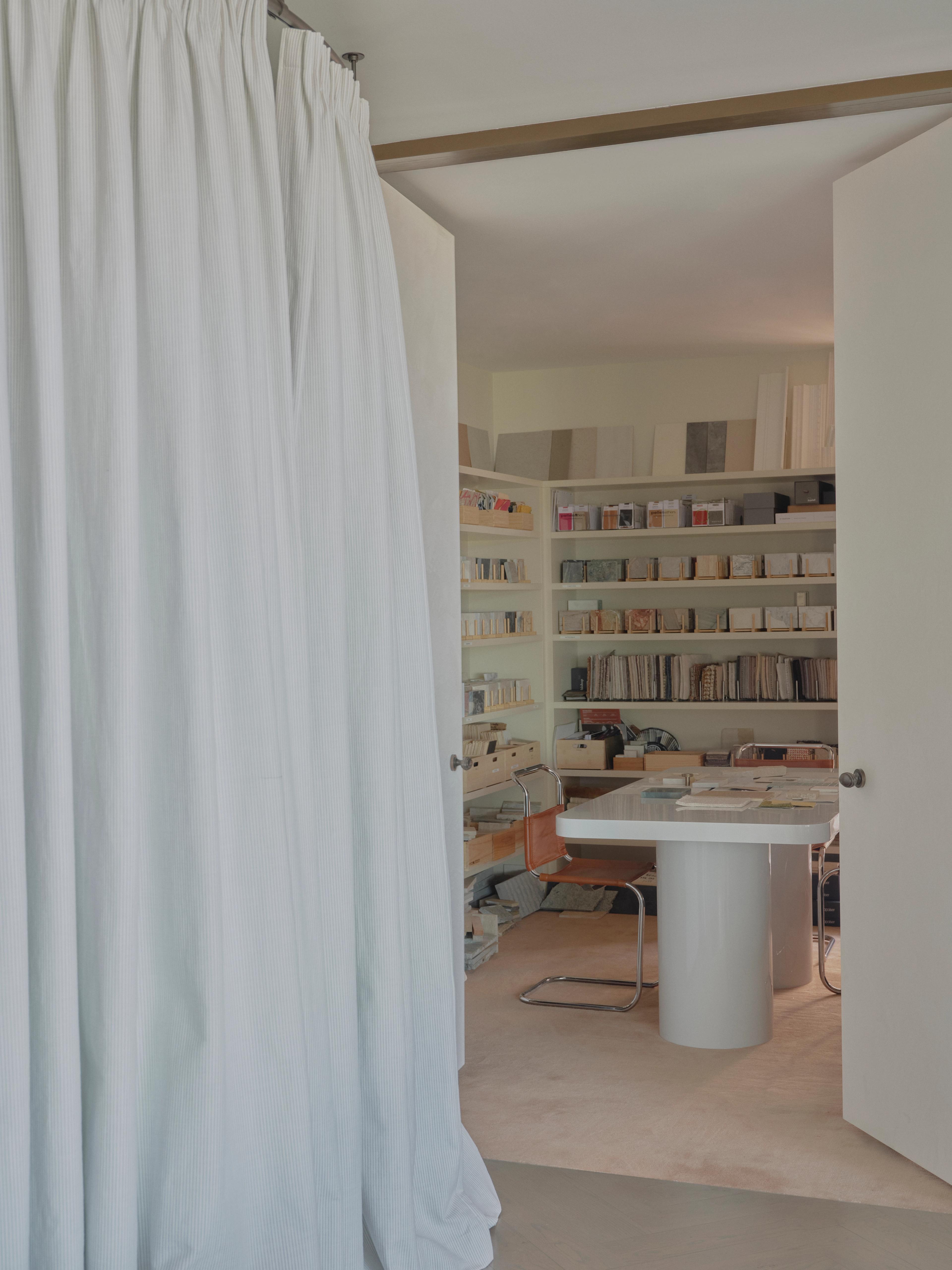 Visual media content