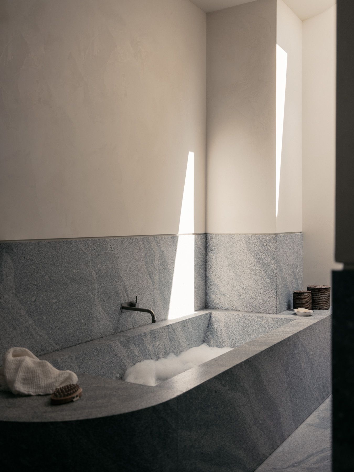 Lightness by Studio Kennon Bathroom