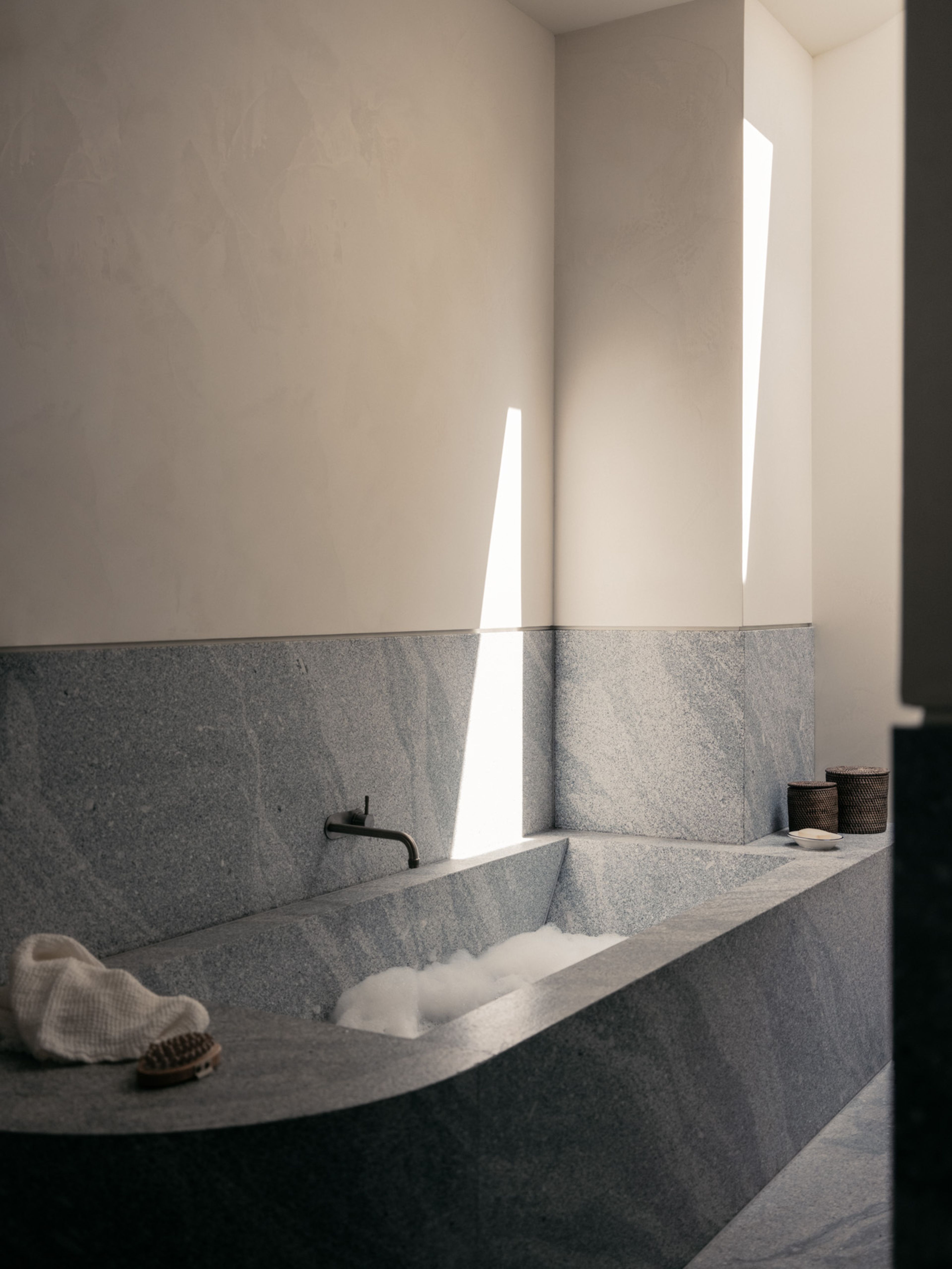 Lightness by Studio Kennon Bathroom