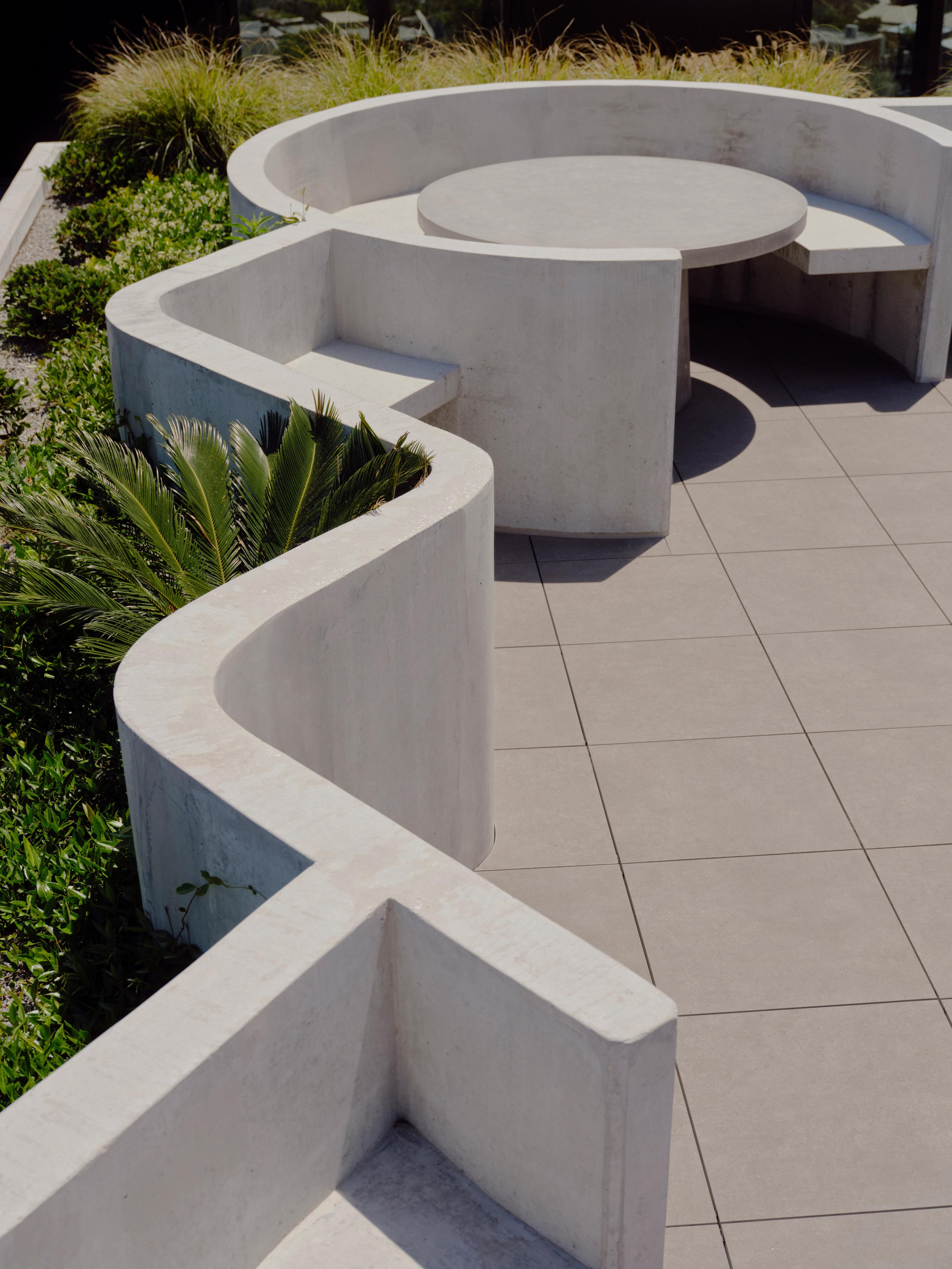 Visual media content