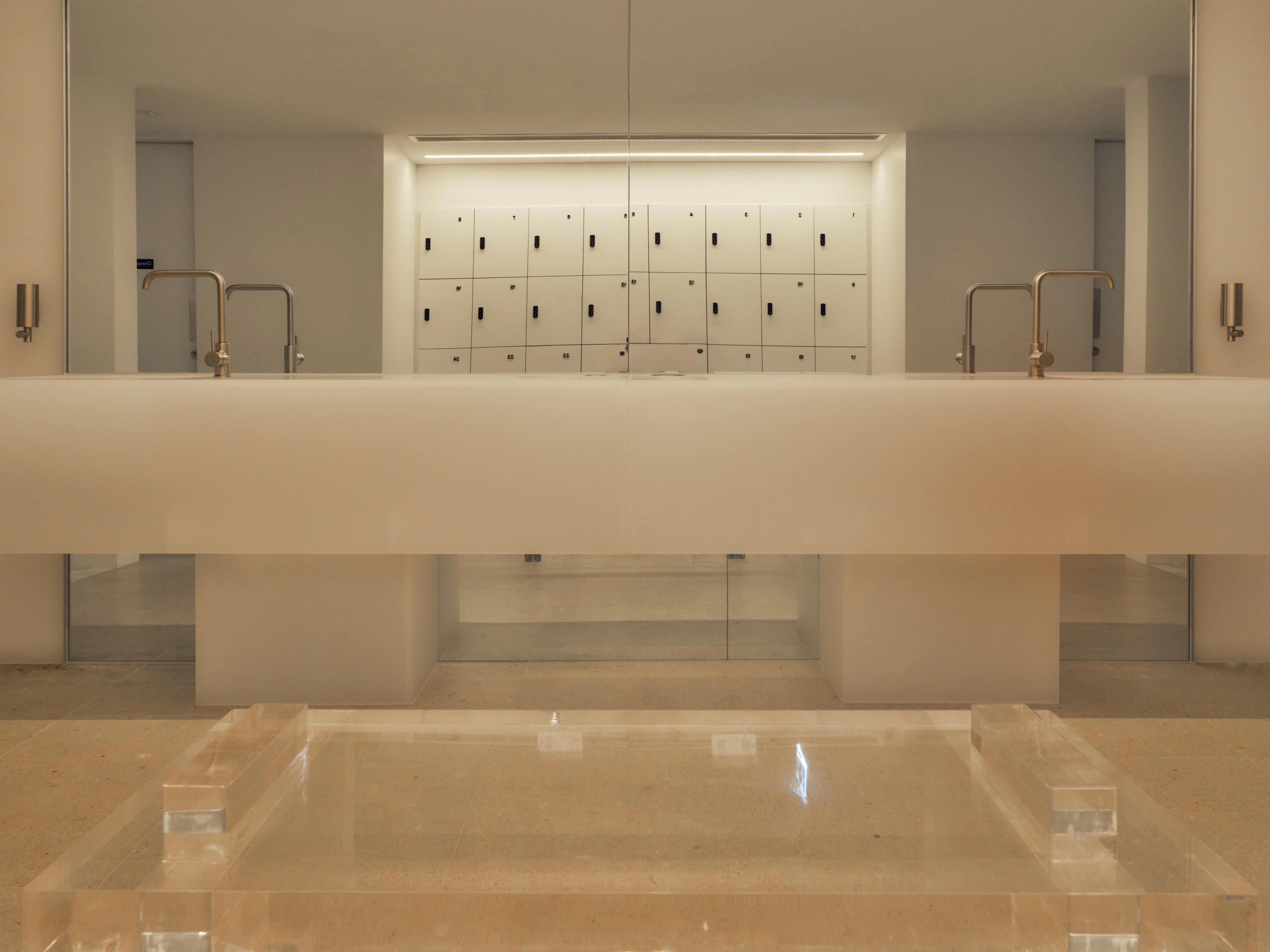 Visual media content