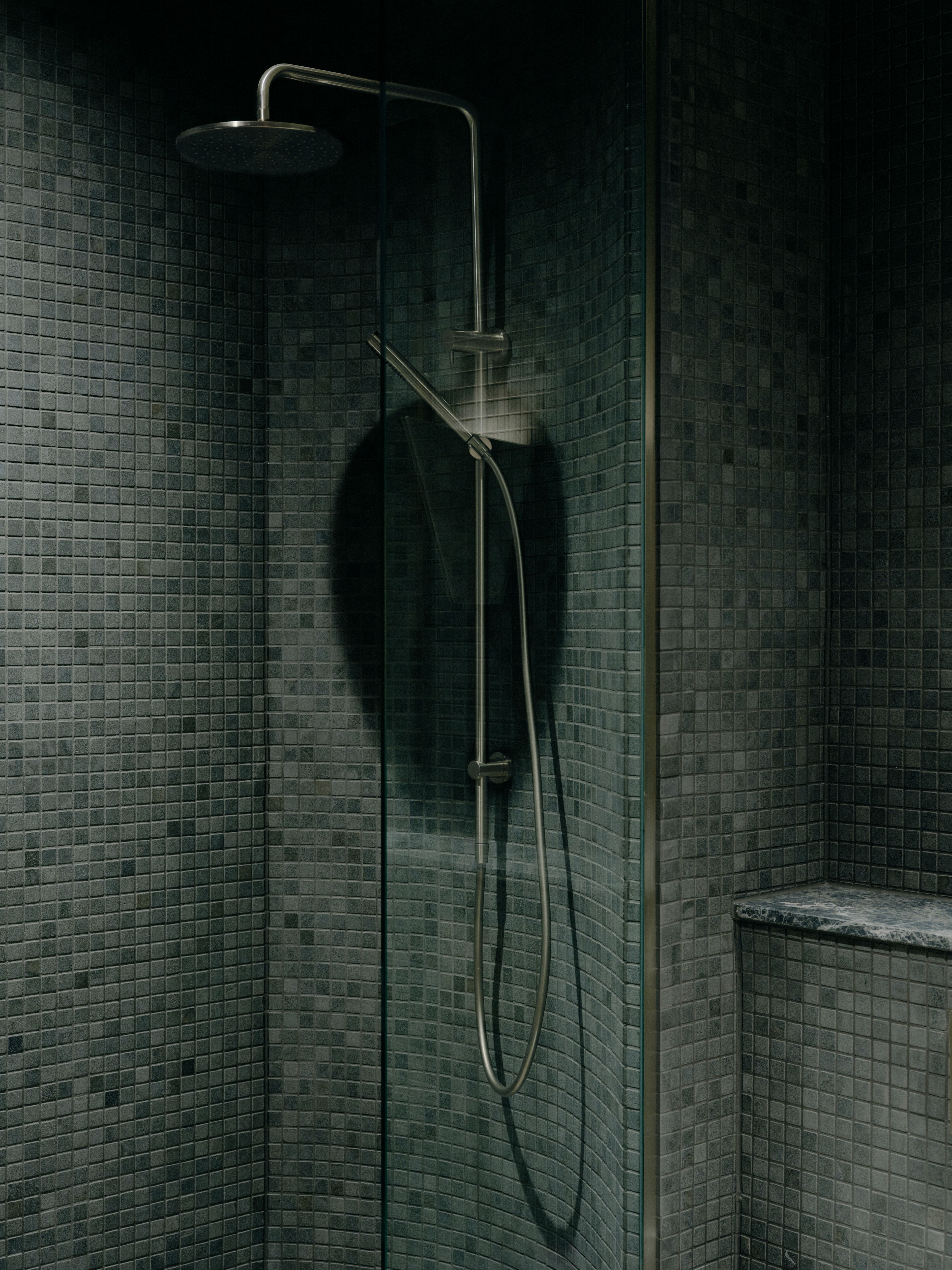 Catching the sun by studio kennon interior bathroom