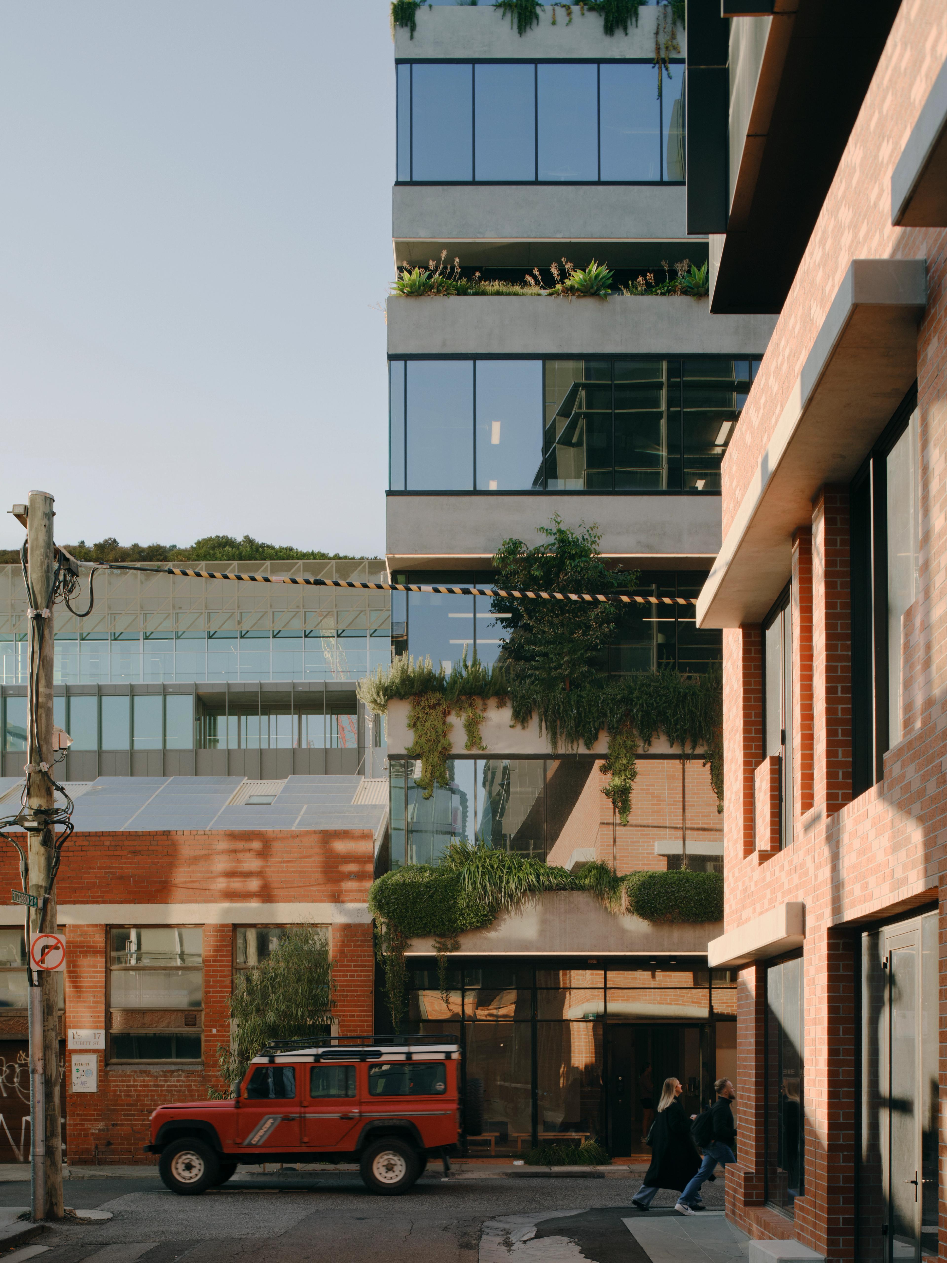 Visual media content