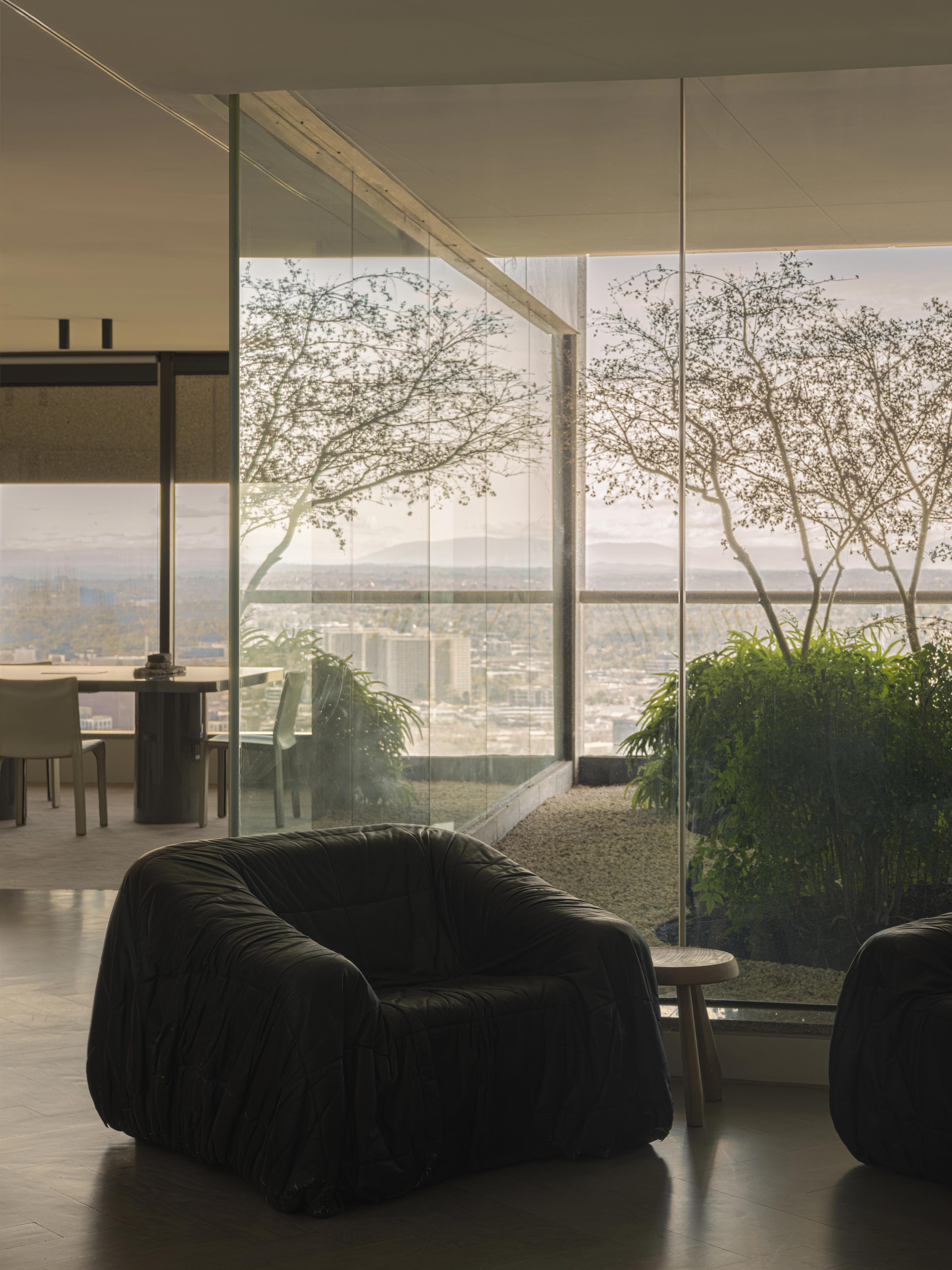 Visual media content