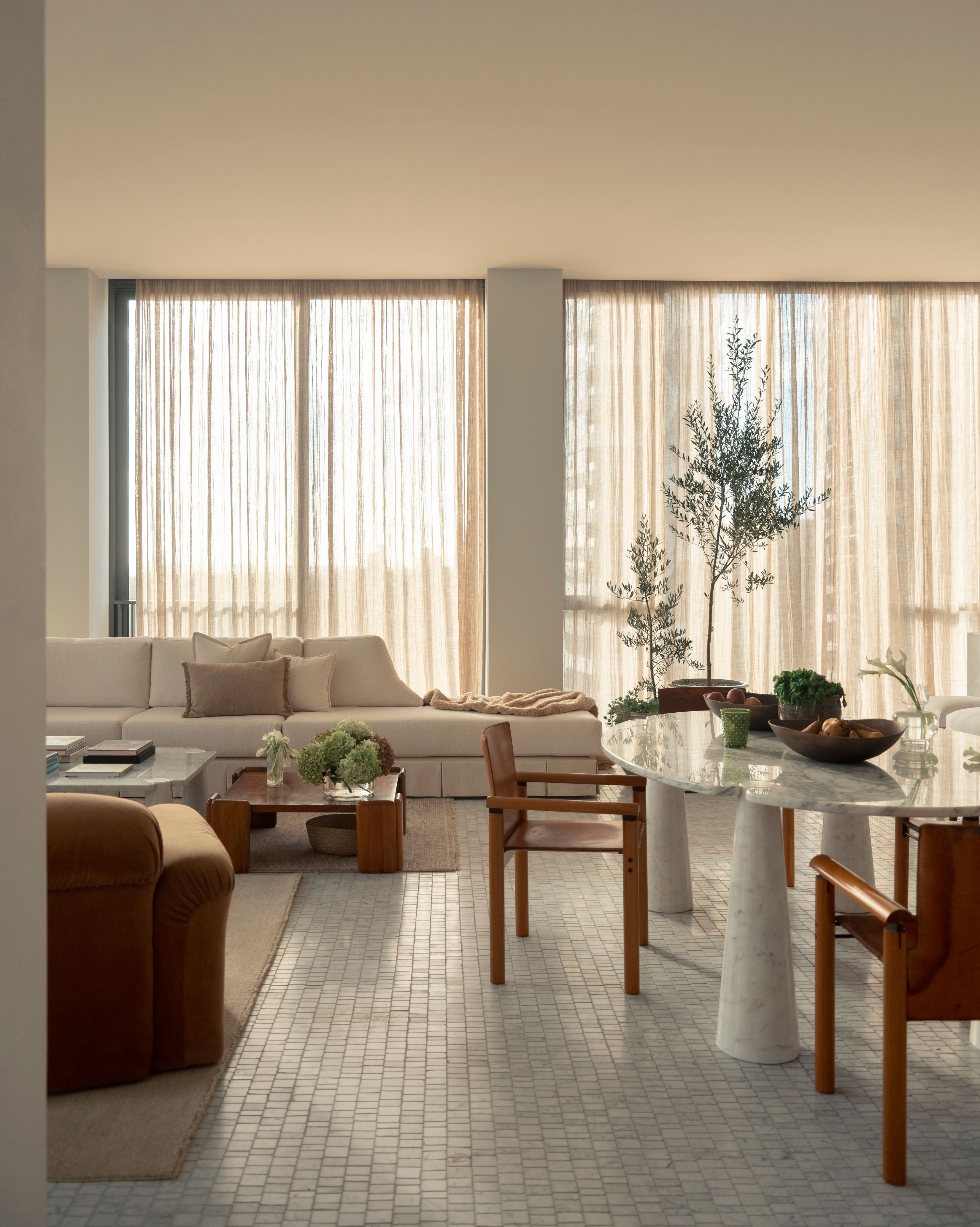 Photograph of the loungroom of Melbourne Penthouse by Studio Kennon