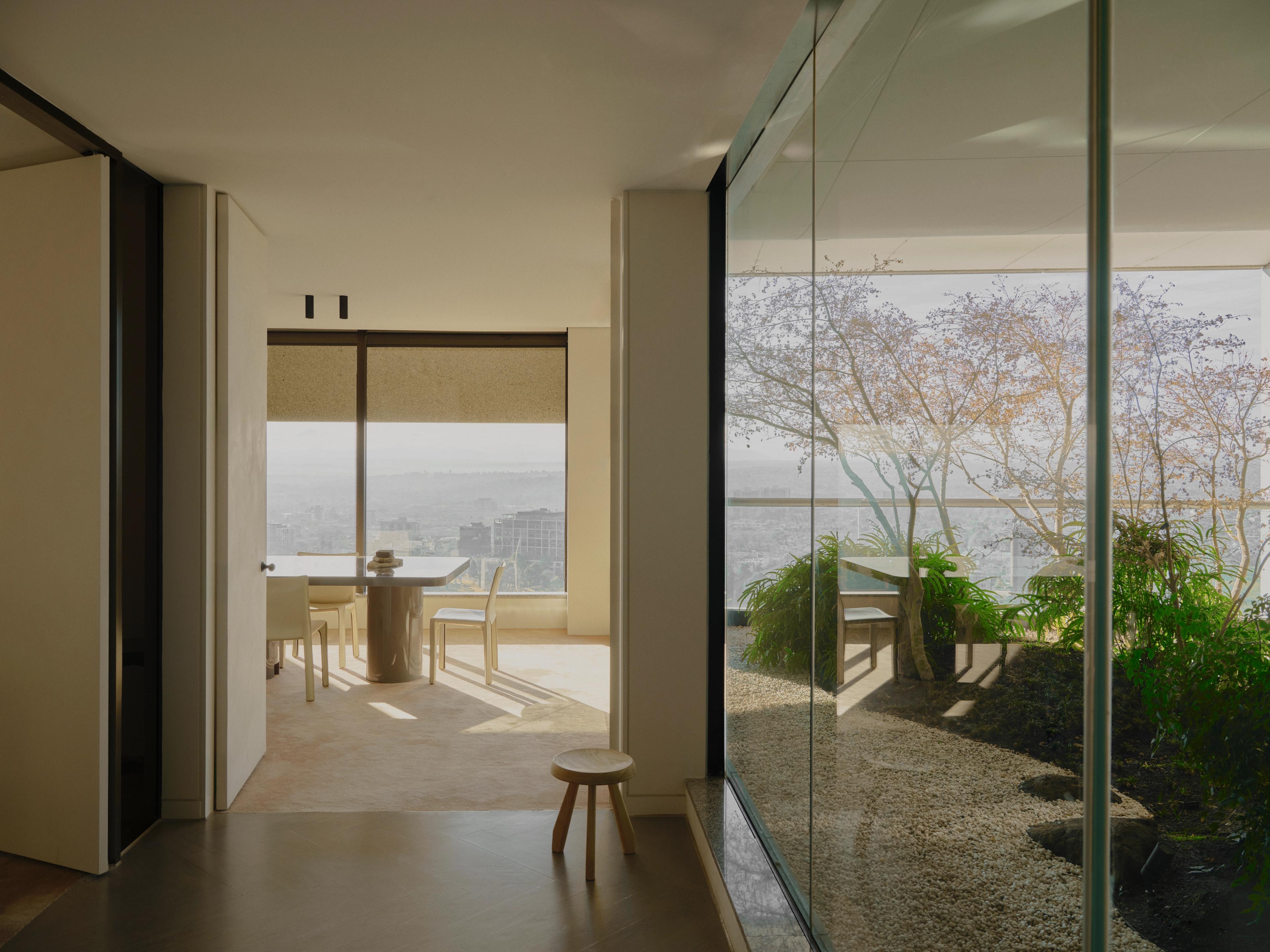 Visual media content