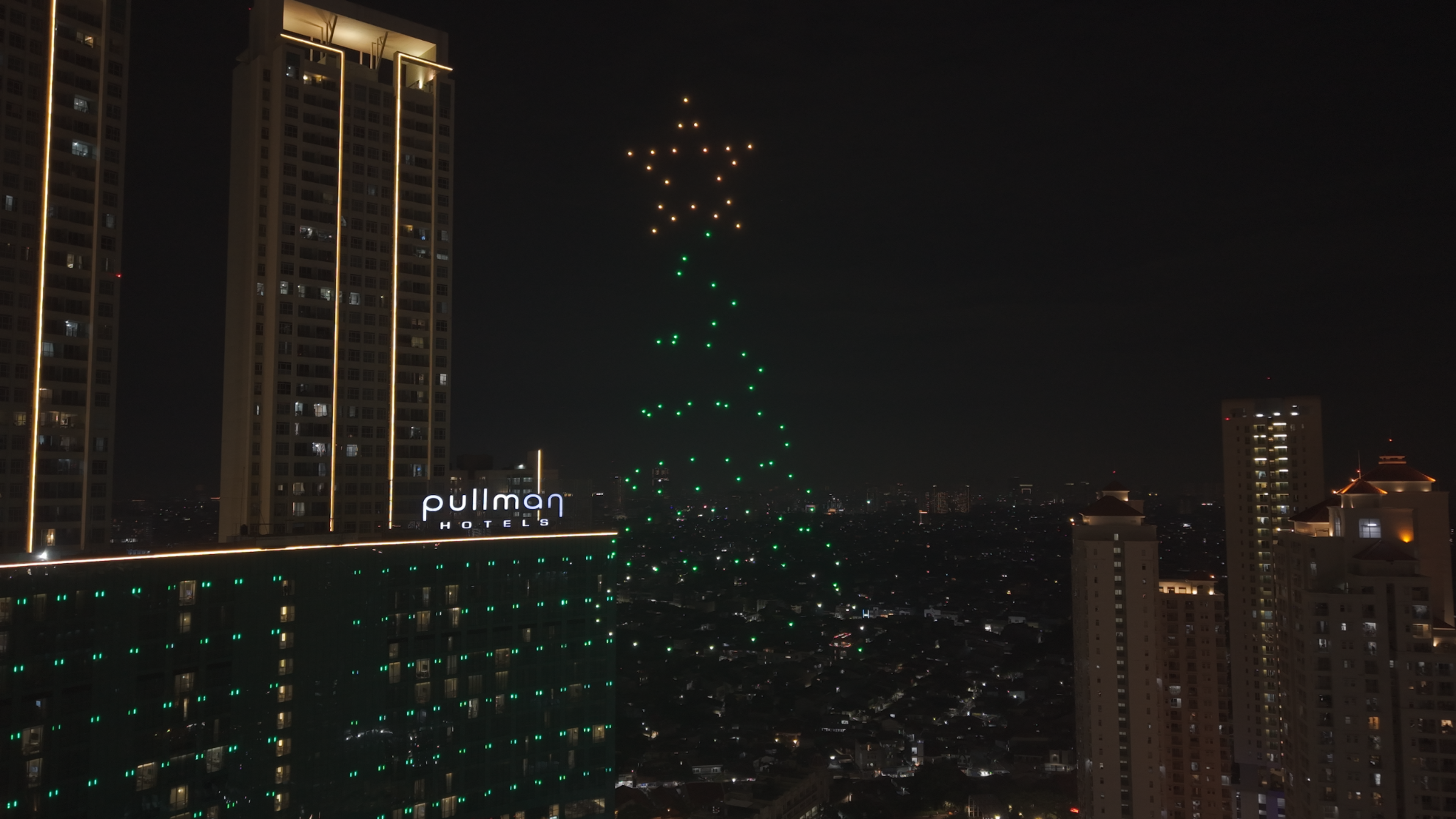 Central Park Mall Jakarta - Central Park Christmas Tree Lighting - photo 1