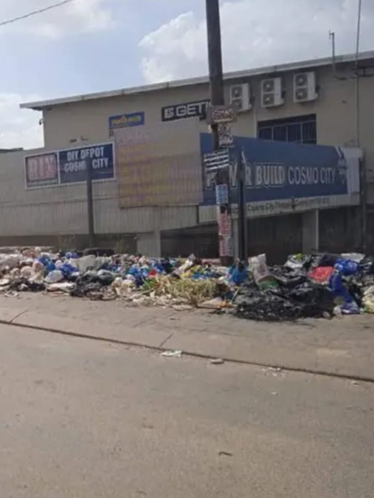 Pikitup Denies Workers Responsible for Waste Scattered in Cosmo City