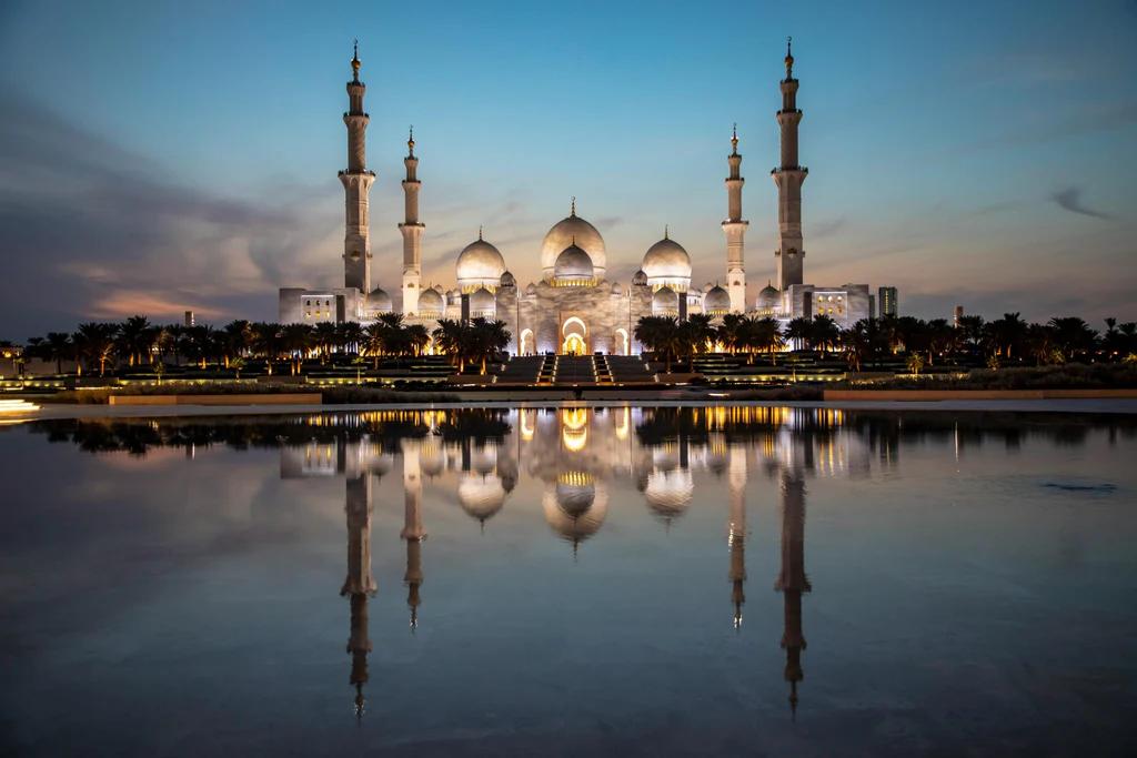 Sheikh Zayed Mosque at night Abu Dhabi