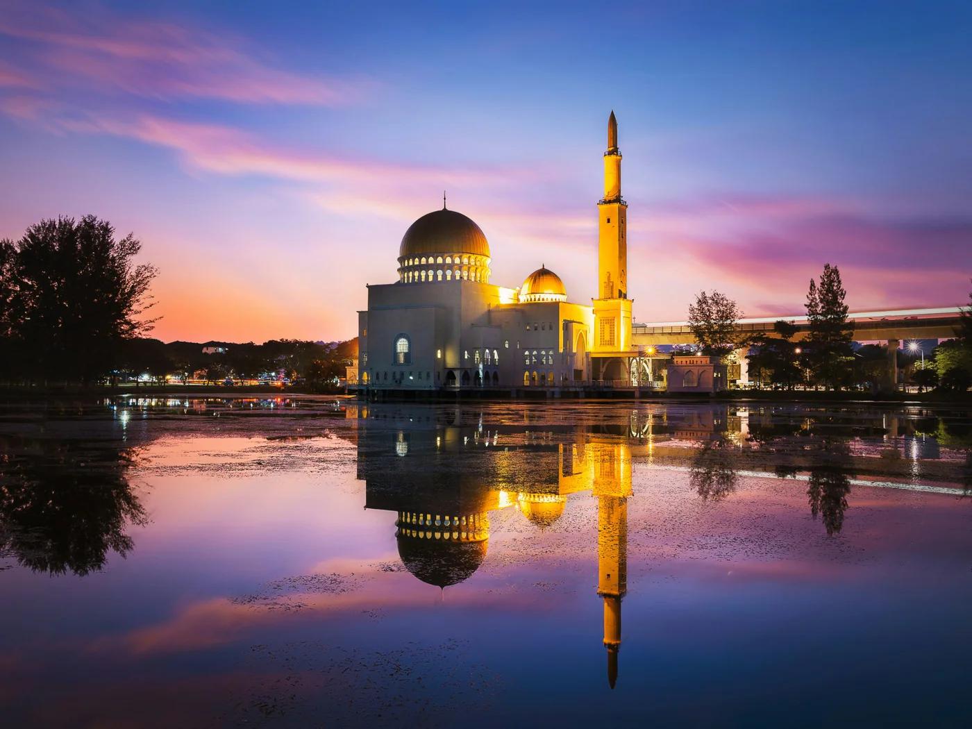 Mosques in Kuala Lumpur: Architectural and Spiritual Highlights