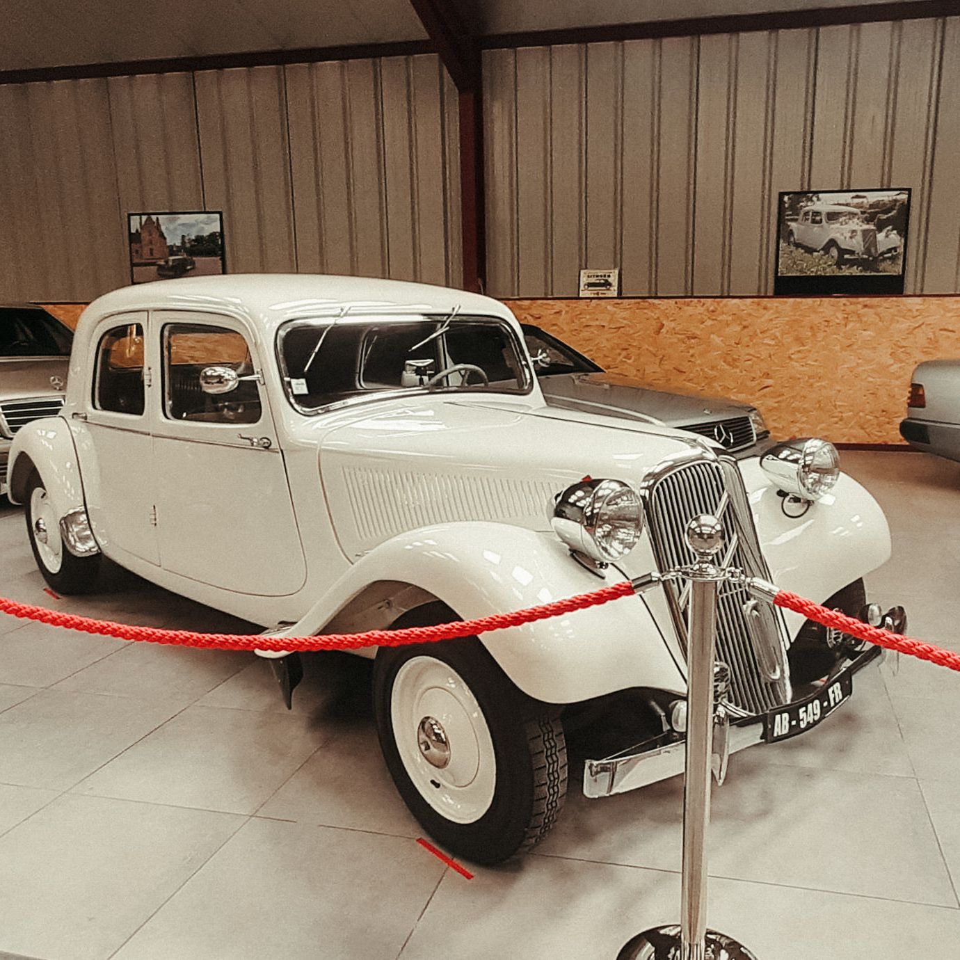 Citroën Traction 11B de 1949 pour un mariage en blanc