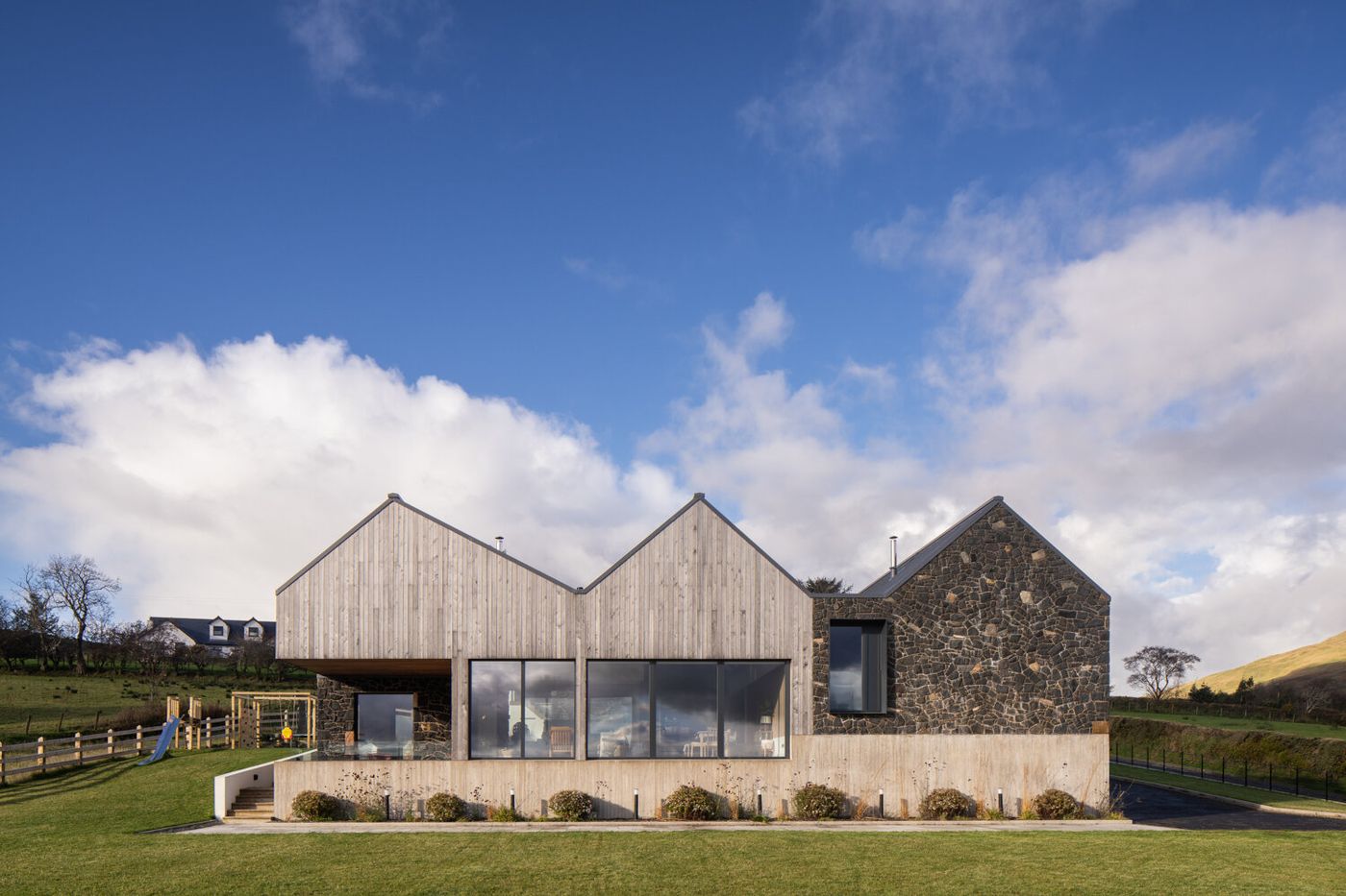 Sperrin House Derry – Design of Contemporary Rural Home County Derry – Draperstown, County Derry, Northern Ireland, view 7