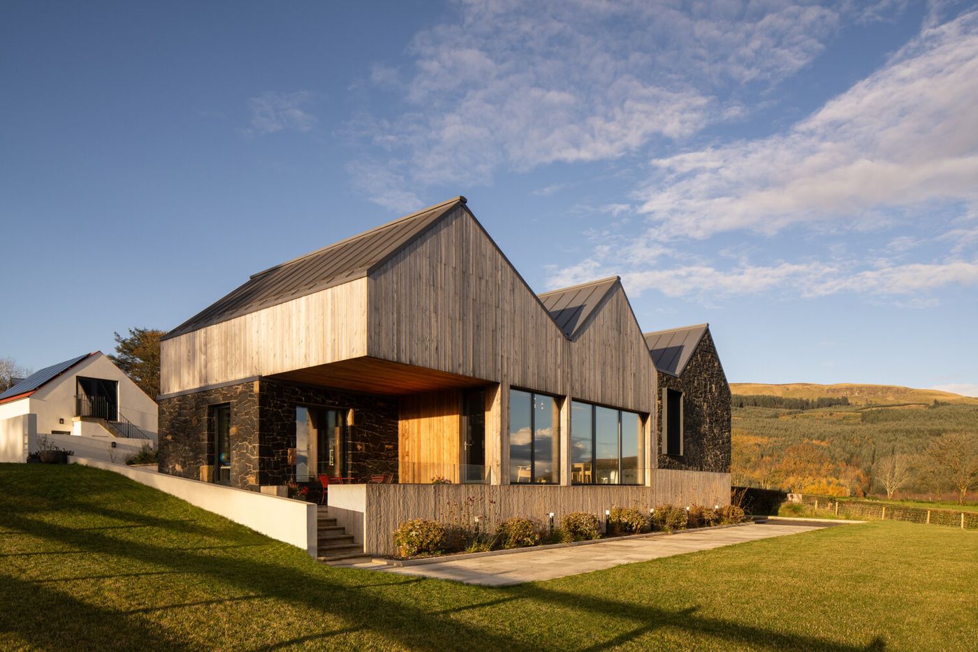 Sperrin House Derry – Design of Contemporary Rural Home County Derry – Draperstown, County Derry, Northern Ireland, view 1