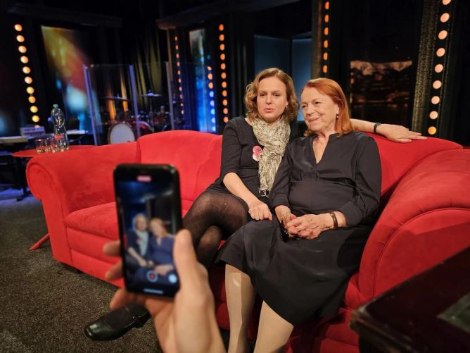 Iva Janžurová a Theodora Remundová. Iva Janžurová a Theodora Remundová.