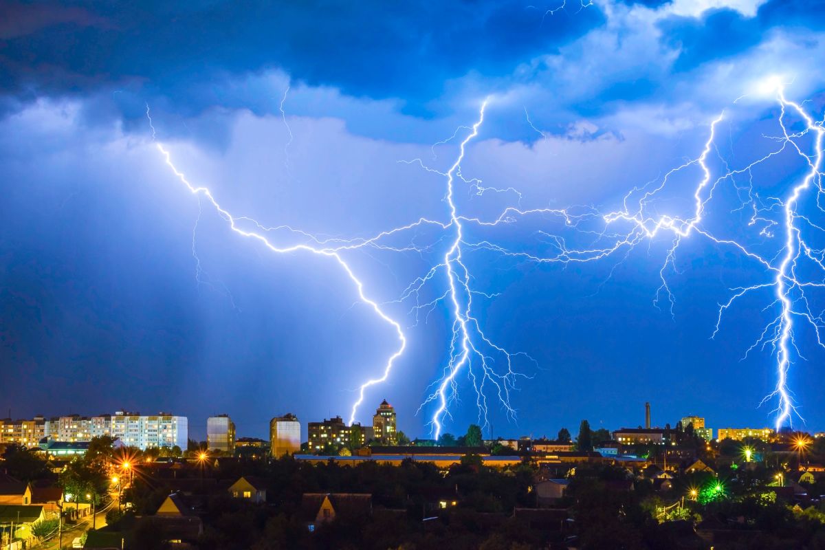 Výstraha pro celou republiku: Supercely a přívalové deště mohou ochromit dopravu i domácnosti Výstraha pro celou republiku: Supercely a přívalové deště mohou ochromit dopravu i domácnosti