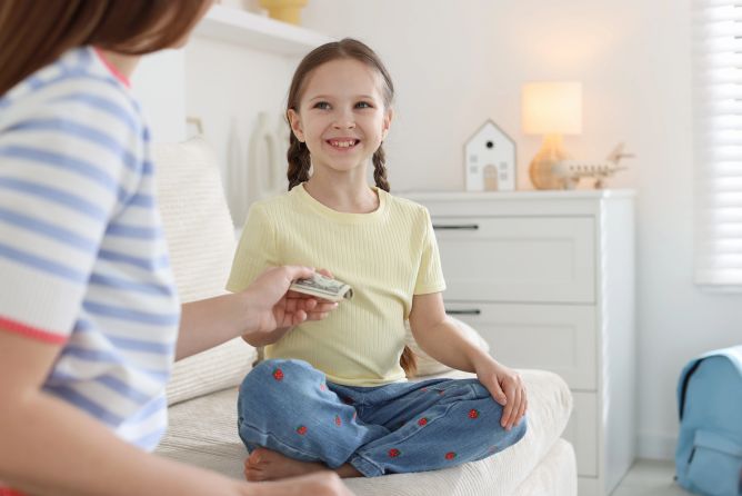 Psychologové varují: Pokud dítě nezačne s financemi včas, může to mít drahé následky. Psychologové varují: Pokud dítě nezačne s financemi včas, může to mít drahé následky.