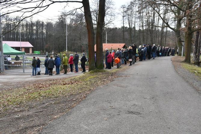 U Košináře v Plzni se prodávají ryby. U Košináře v Plzni se prodávají ryby.