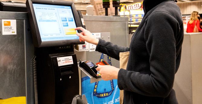 Už žádné beztrestné krádeže? Obchody testují technologii, která vás sleduje na každém kroku Už žádné beztrestné krádeže? Obchody testují technologii, která vás sleduje na každém kroku