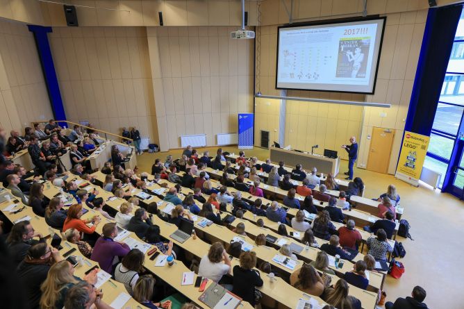 Nečekaná novinka ze západu Čech: Otevřené kurzy pro veřejnost bourají mýty o univerzitě! Nečekaná novinka ze západu Čech: Otevřené kurzy pro veřejnost bourají mýty o univerzitě!
