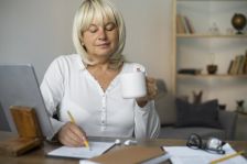 Tisíce seniorů o tom nemají tušení. Stačí jediná žádost a přijdou si na slušné peníze.