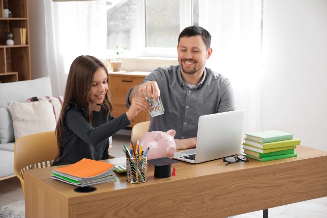 Tohle vědět dřív! Správný věk pro finance dítěte většina Čechů totálně přechází. Tohle vědět dřív! Správný věk pro finance dítěte většina Čechů totálně přechází.