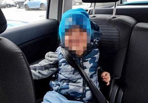 Chlapec se vydal na nákupy, strážníci ho vrátili zpět k rodičům Chlapec se vydal na nákupy, strážníci ho vrátili zpět k rodičům